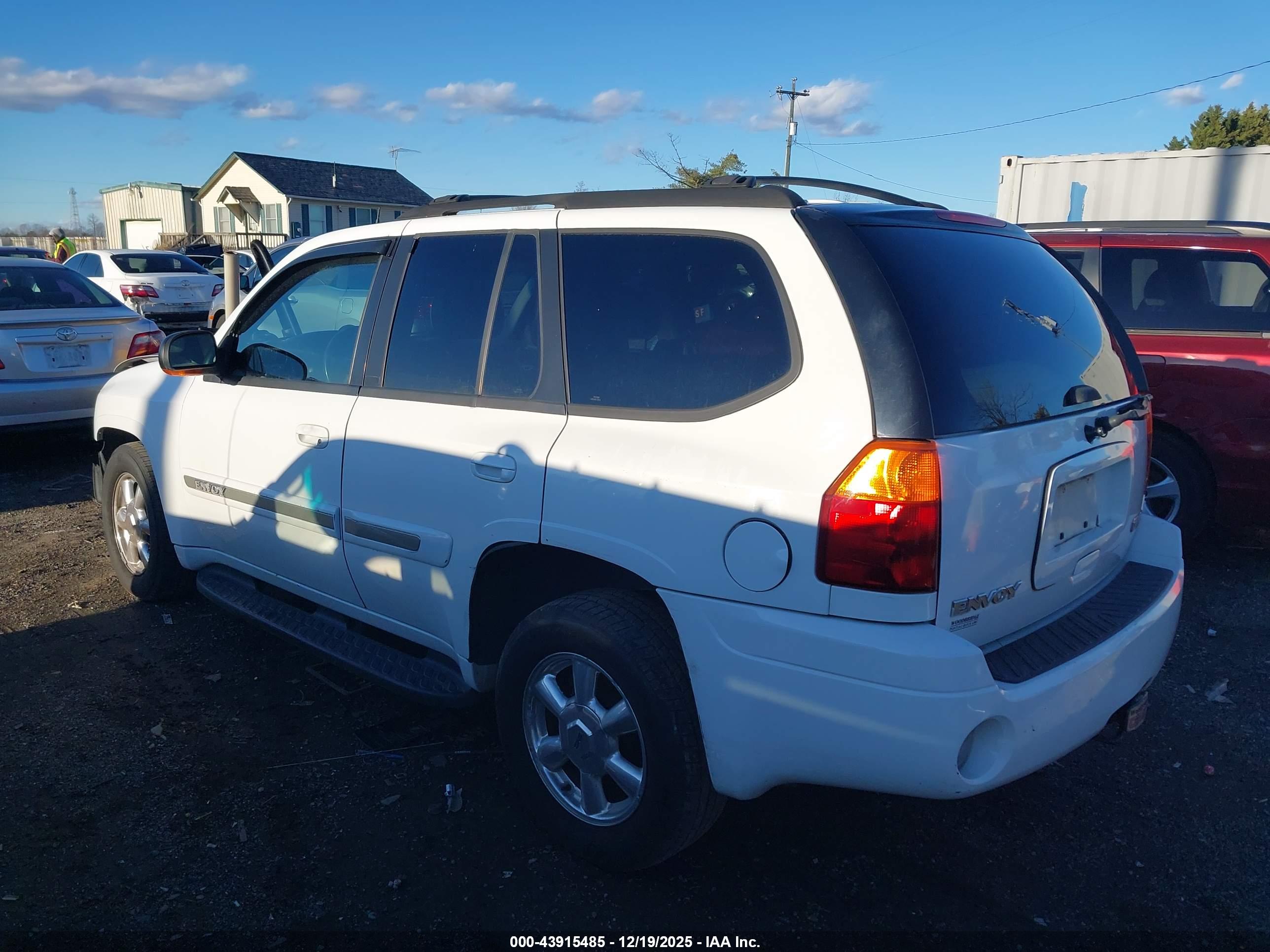 GMC ENVOY image 3