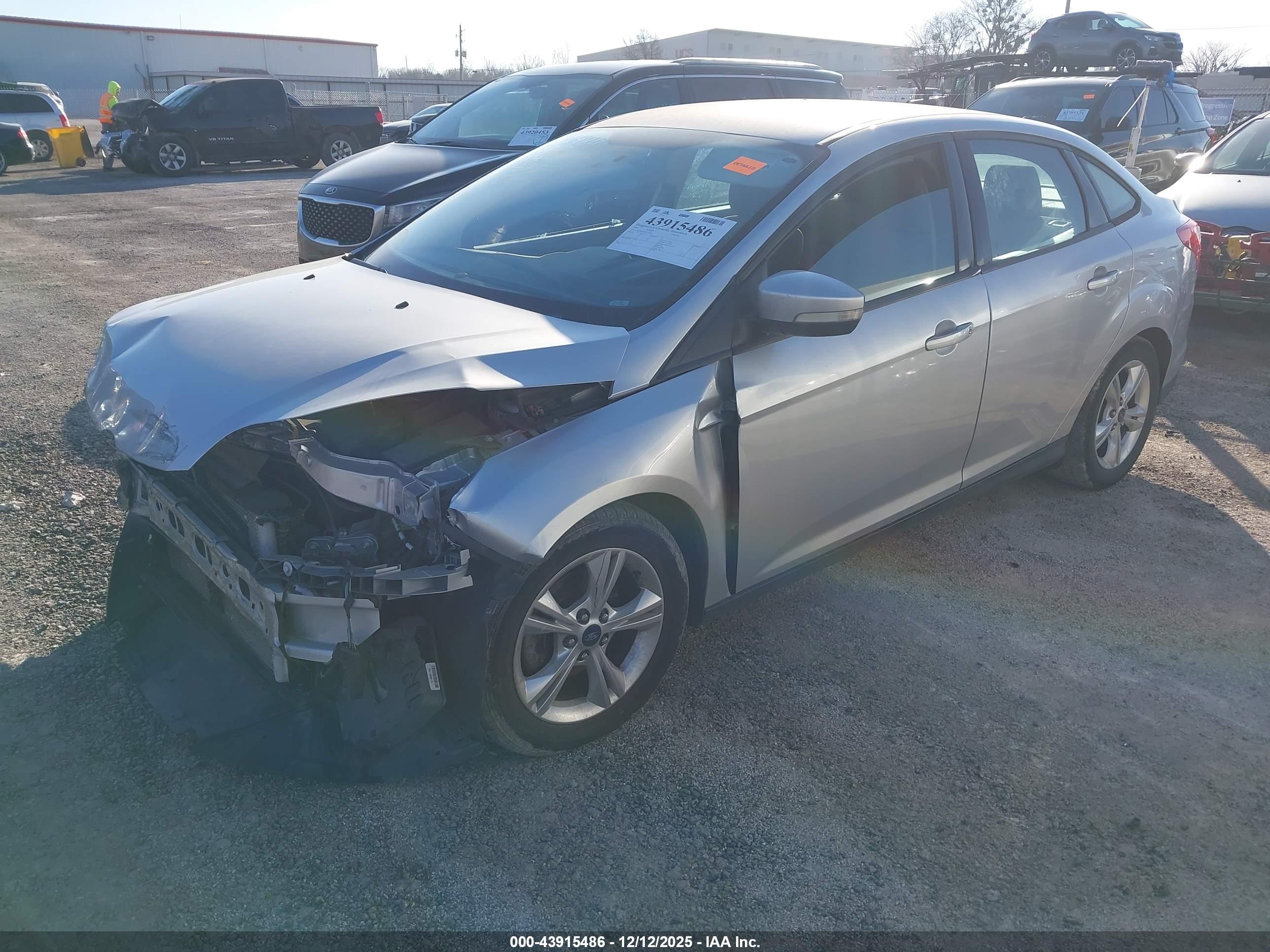 FORD FOCUS image 2