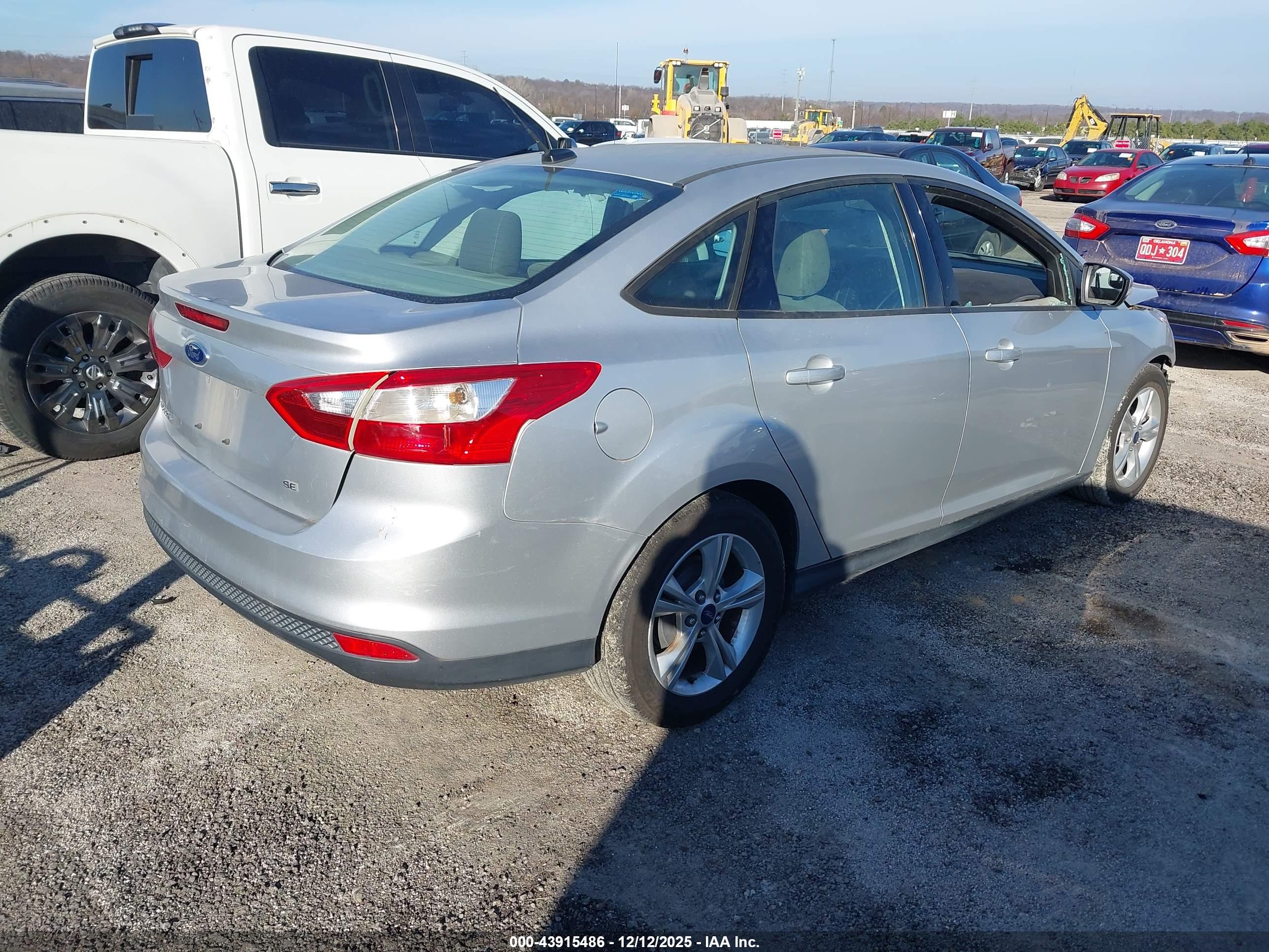 FORD FOCUS image 4