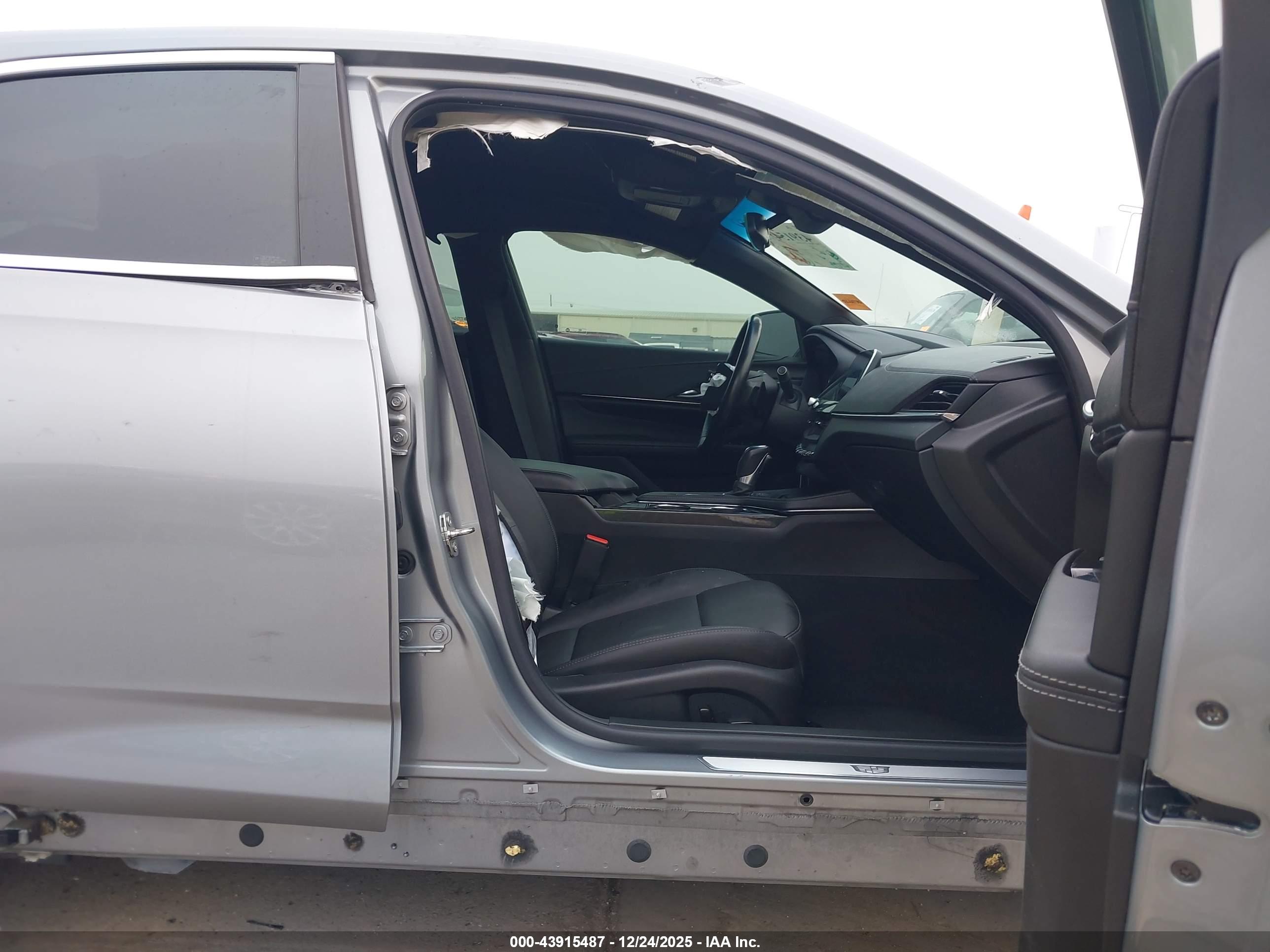 CADILLAC CT4 image 5