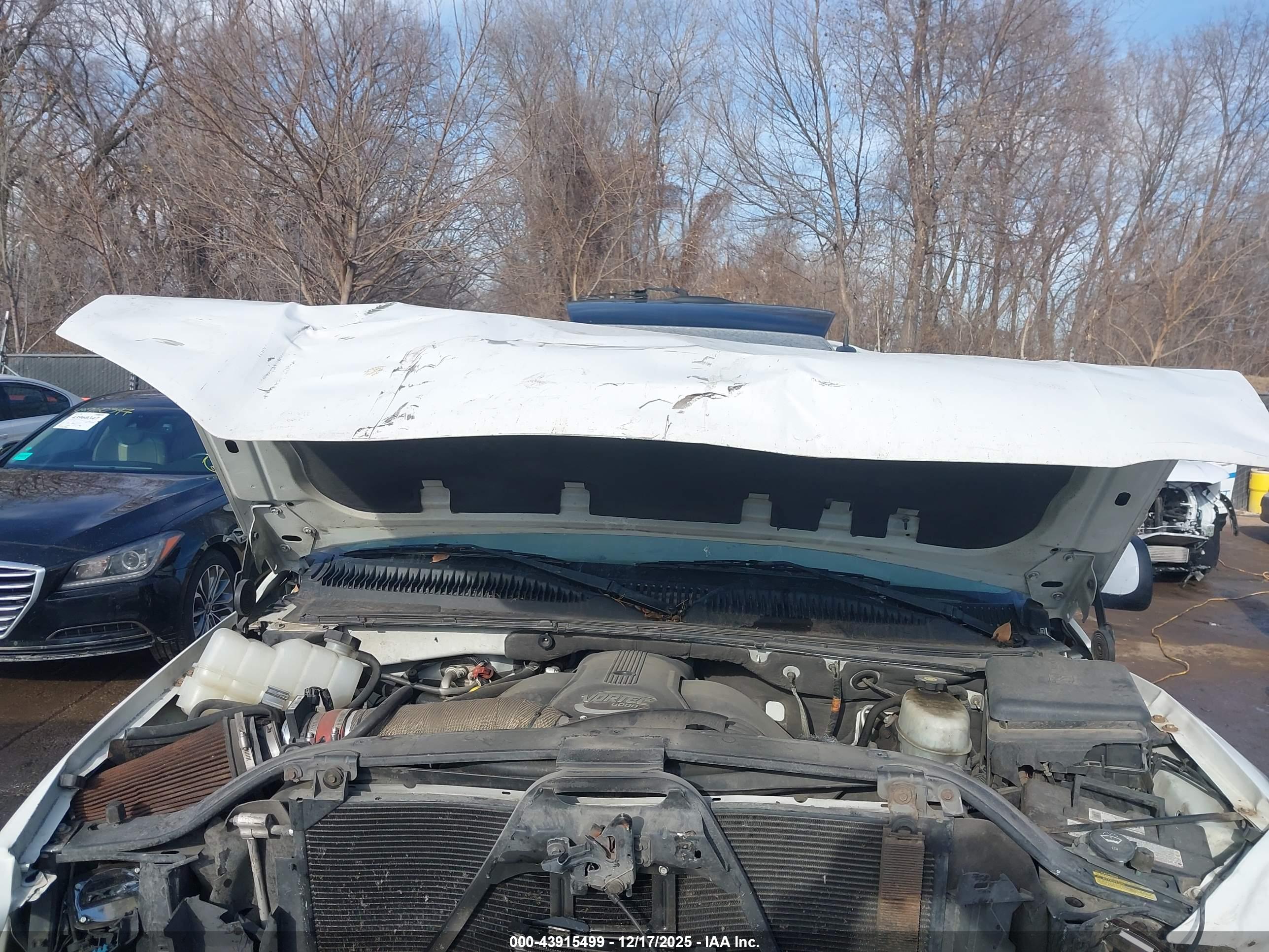 GMC YUKON image 10