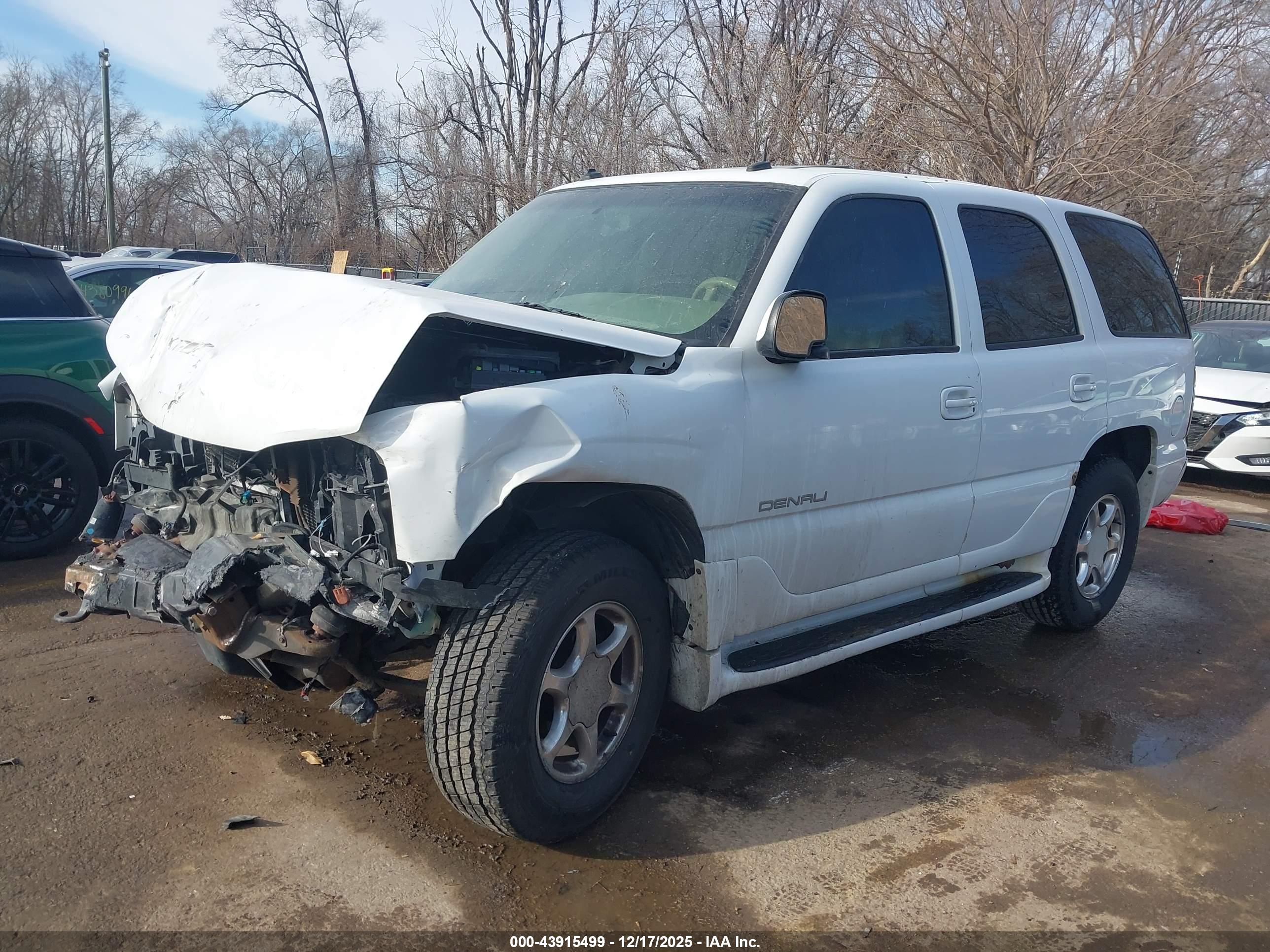 GMC YUKON image 2