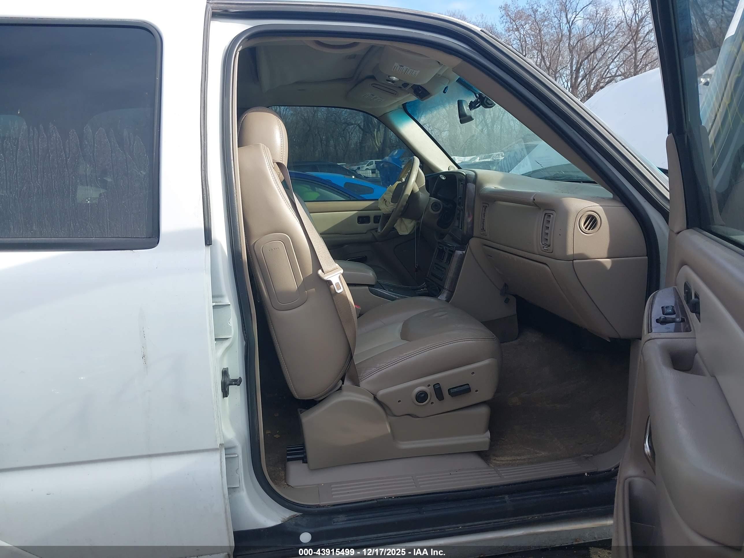 GMC YUKON image 5