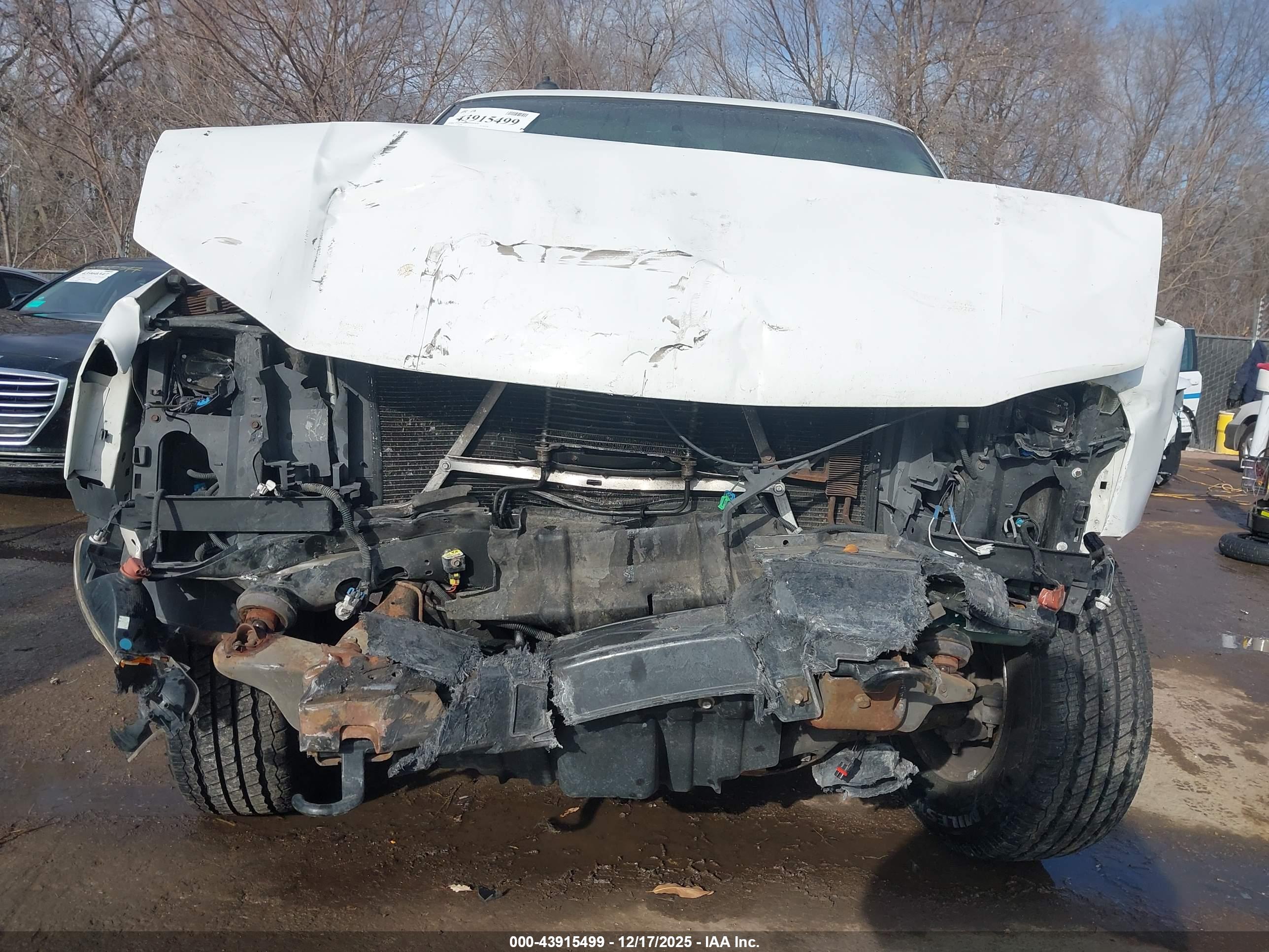 GMC YUKON image 6