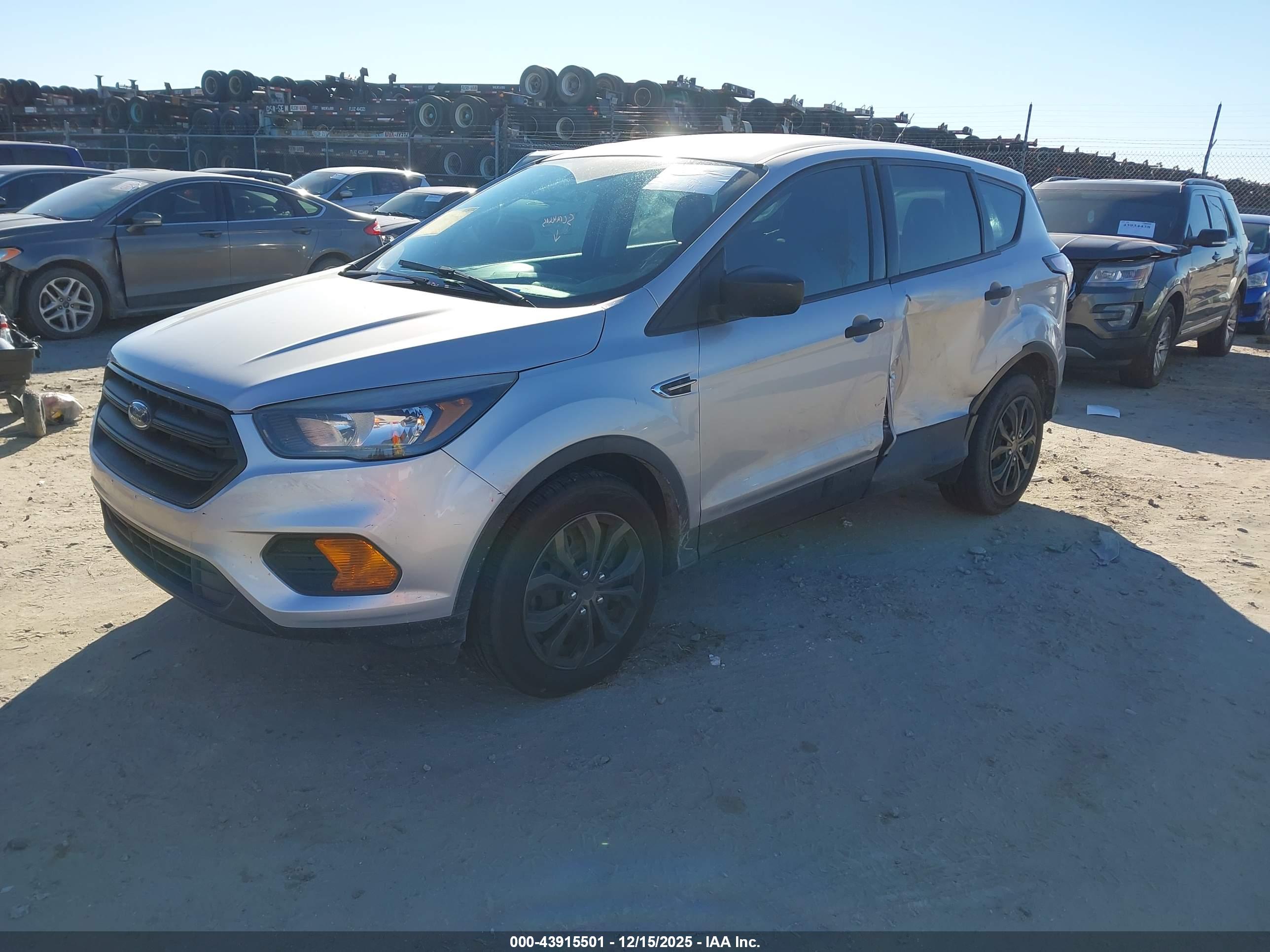 FORD ESCAPE image 2
