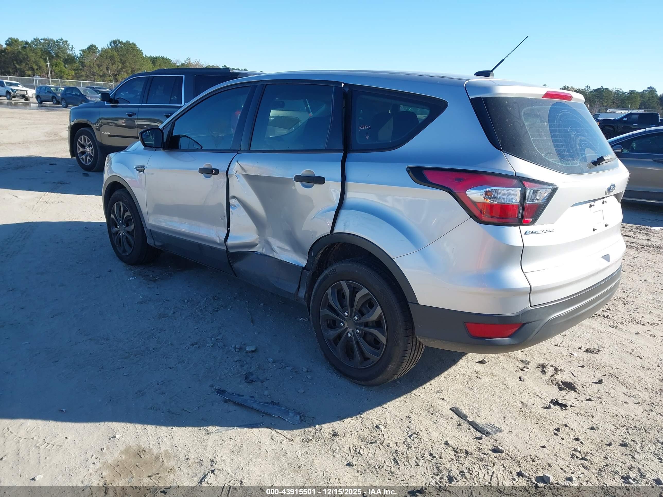 FORD ESCAPE image 3