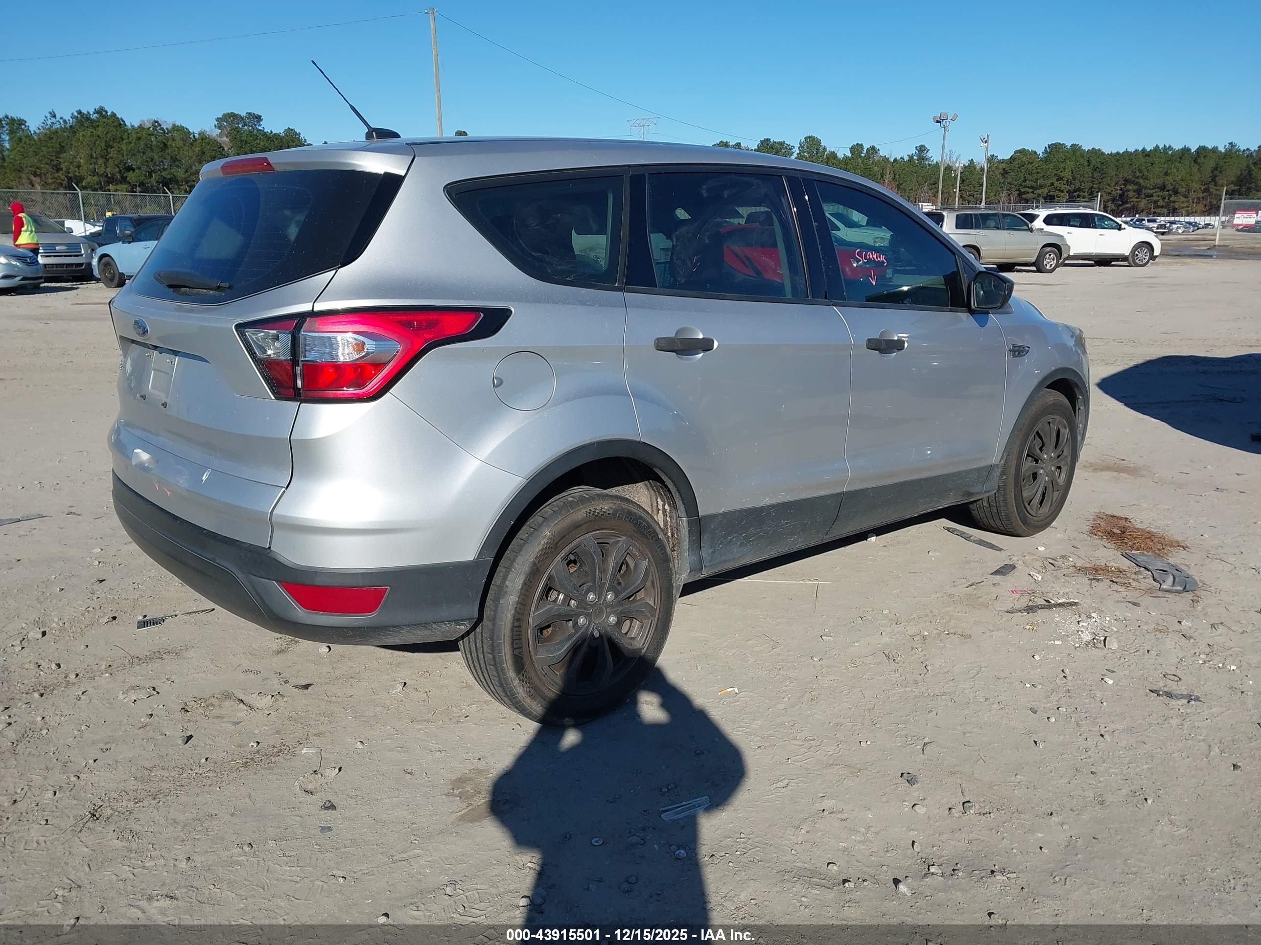 FORD ESCAPE image 4