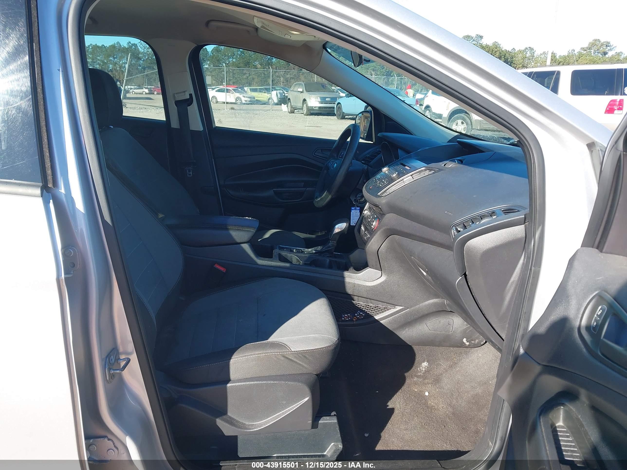 FORD ESCAPE image 5