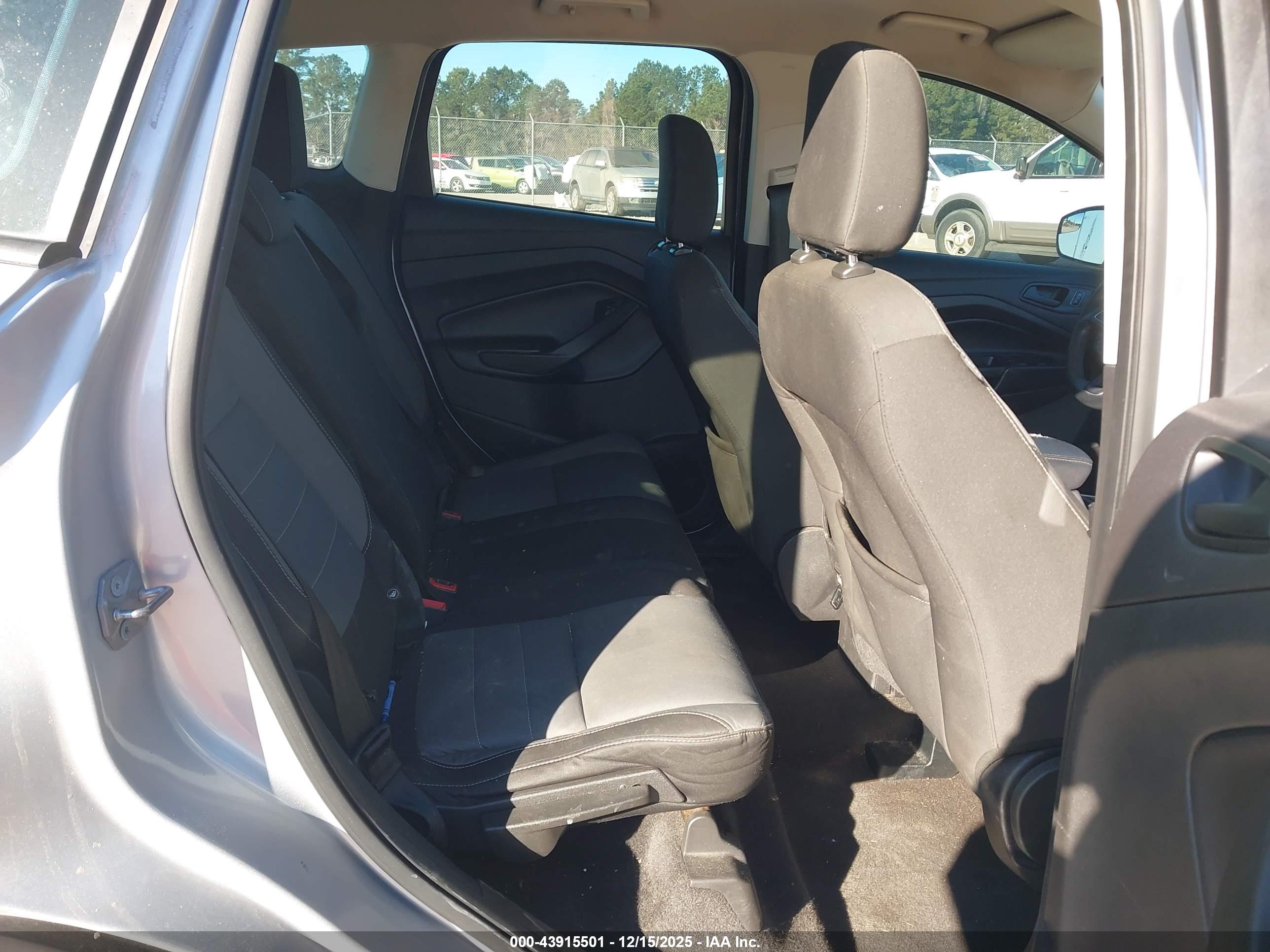 FORD ESCAPE image 8