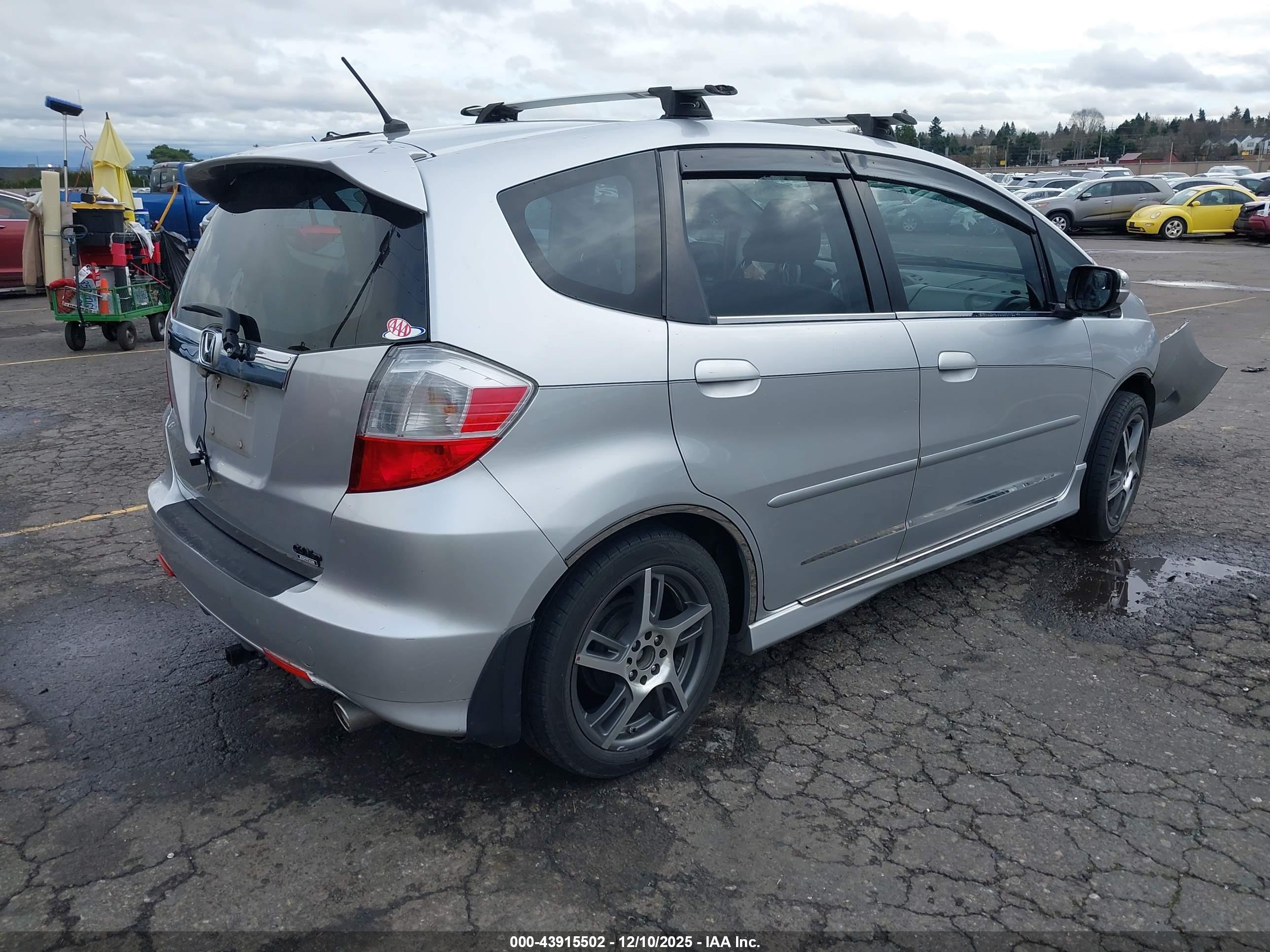 HONDA FIT image 4