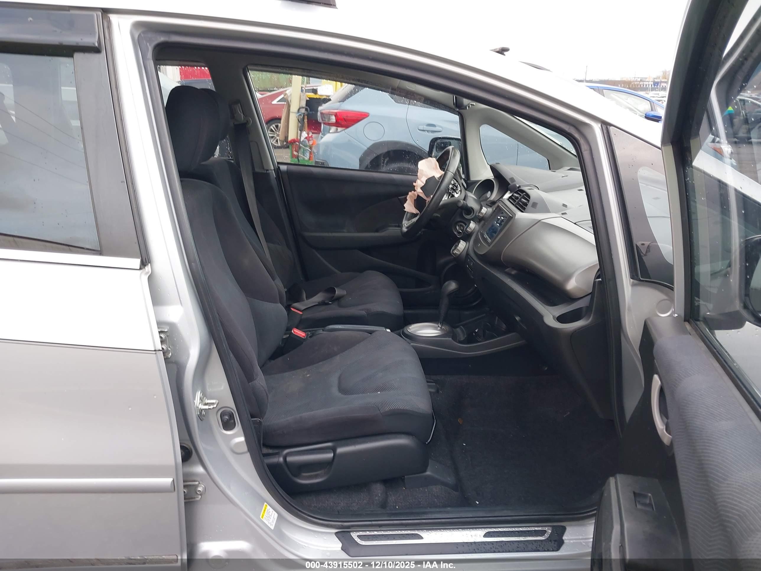 HONDA FIT image 5