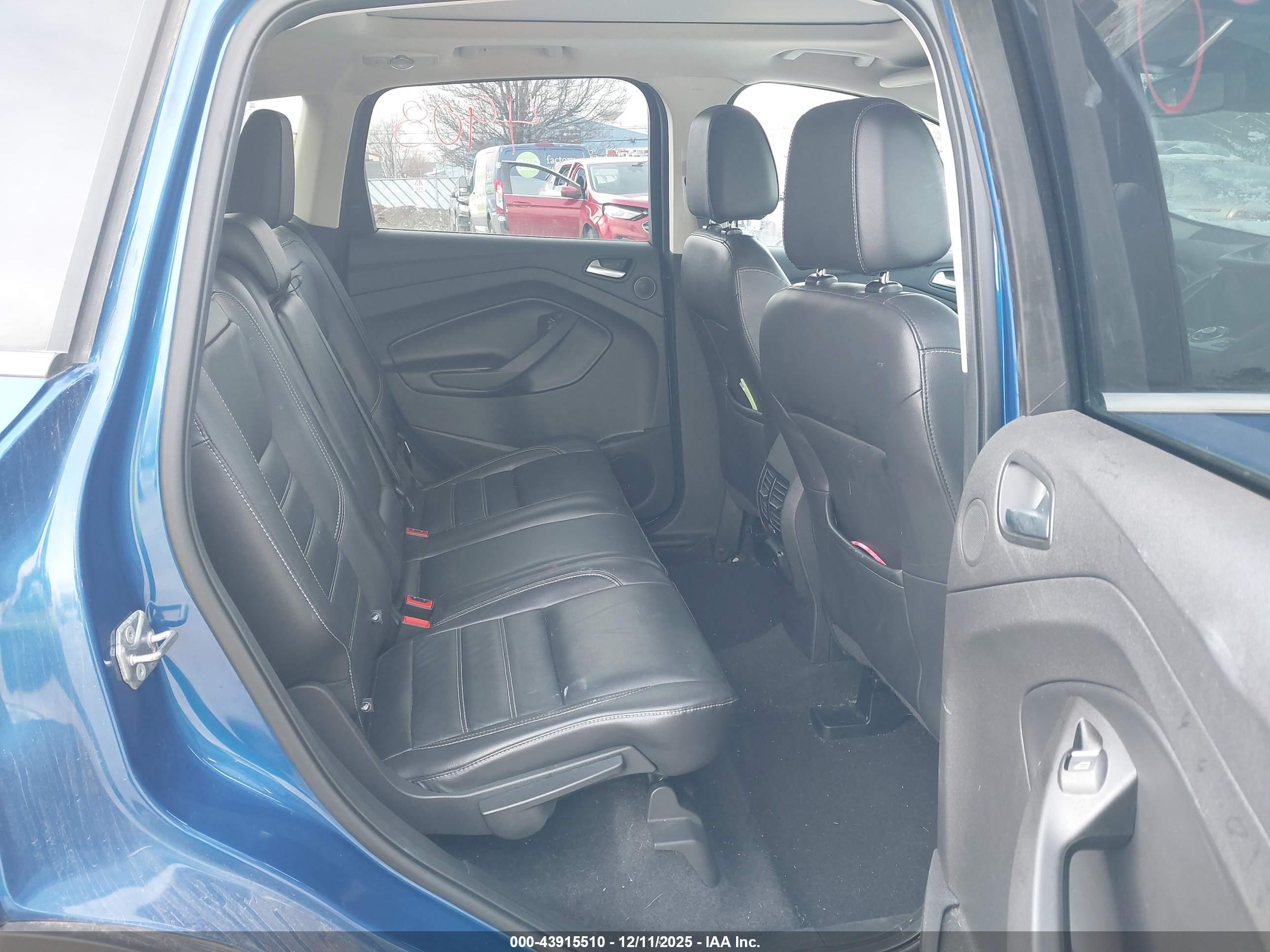 FORD ESCAPE image 8