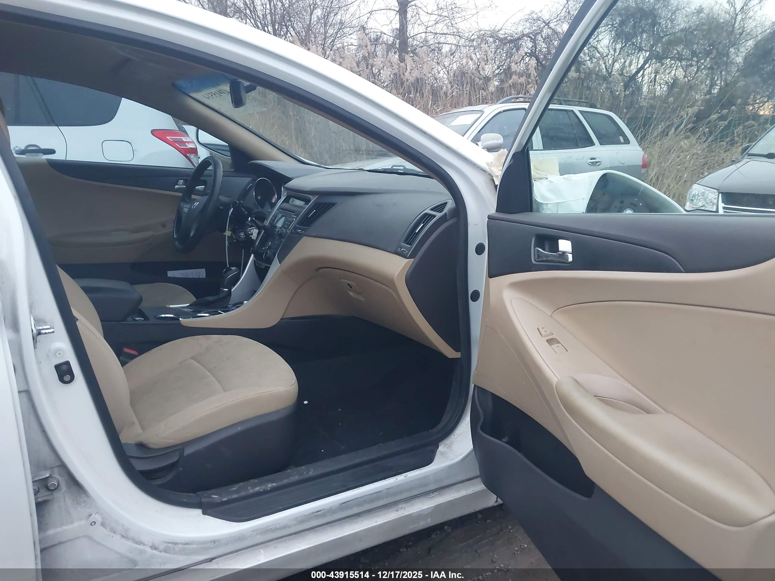 HYUNDAI SONATA image 5