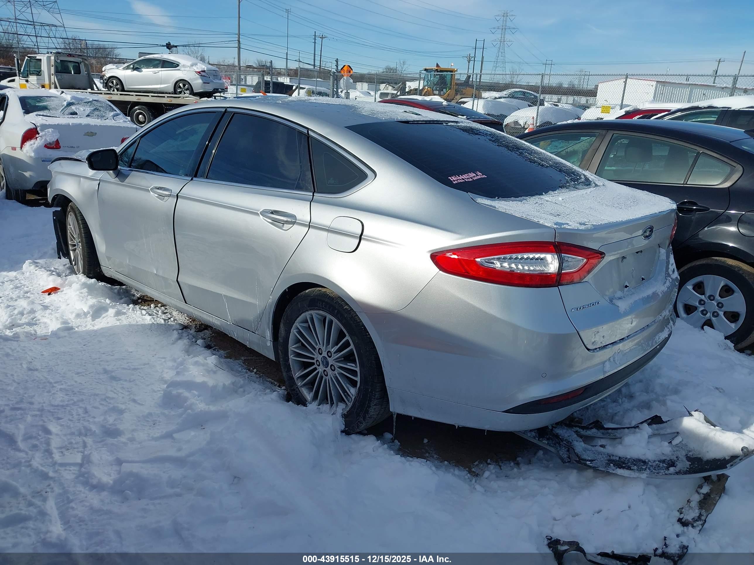 FORD FUSION image 3