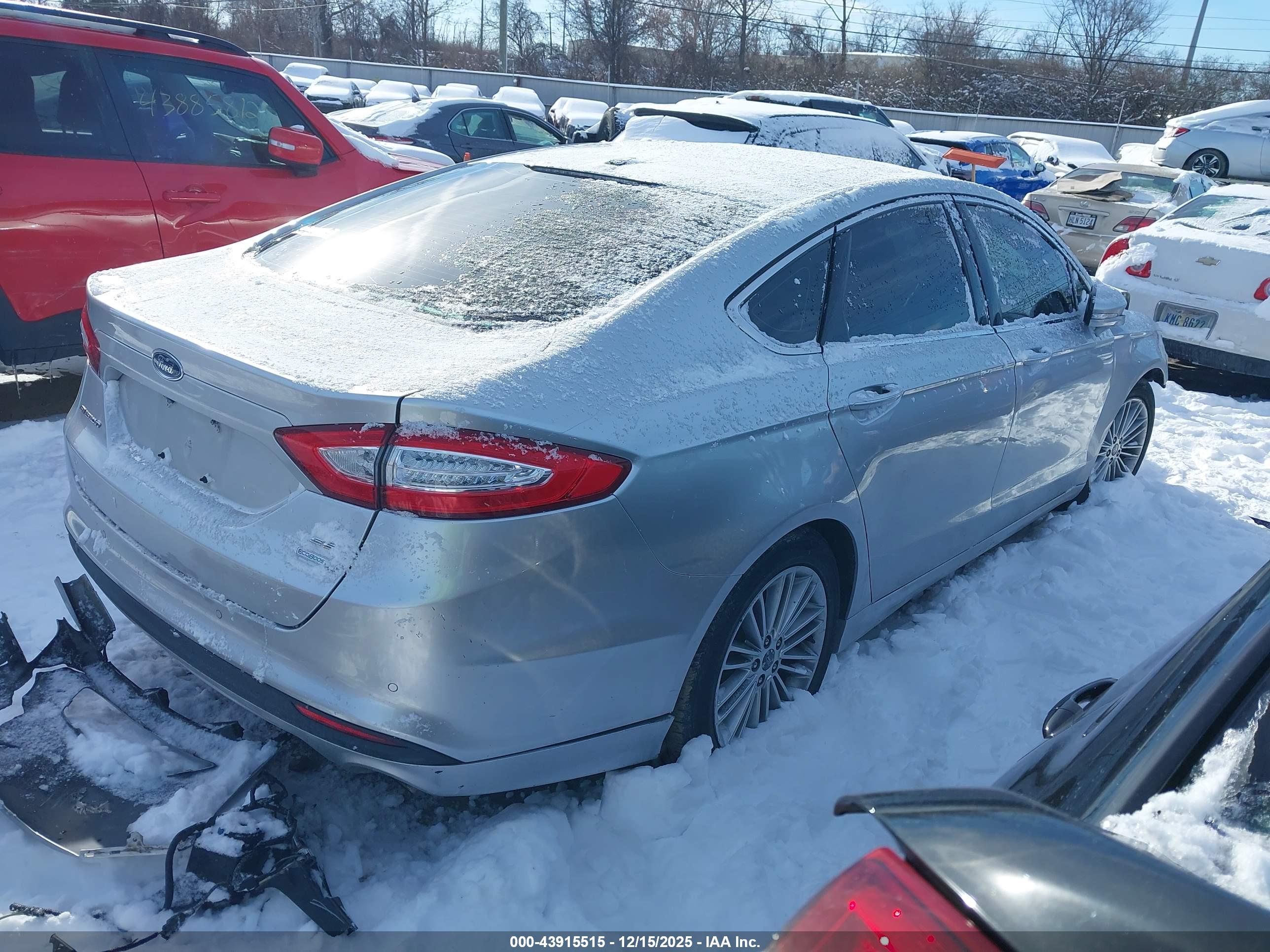 FORD FUSION image 4