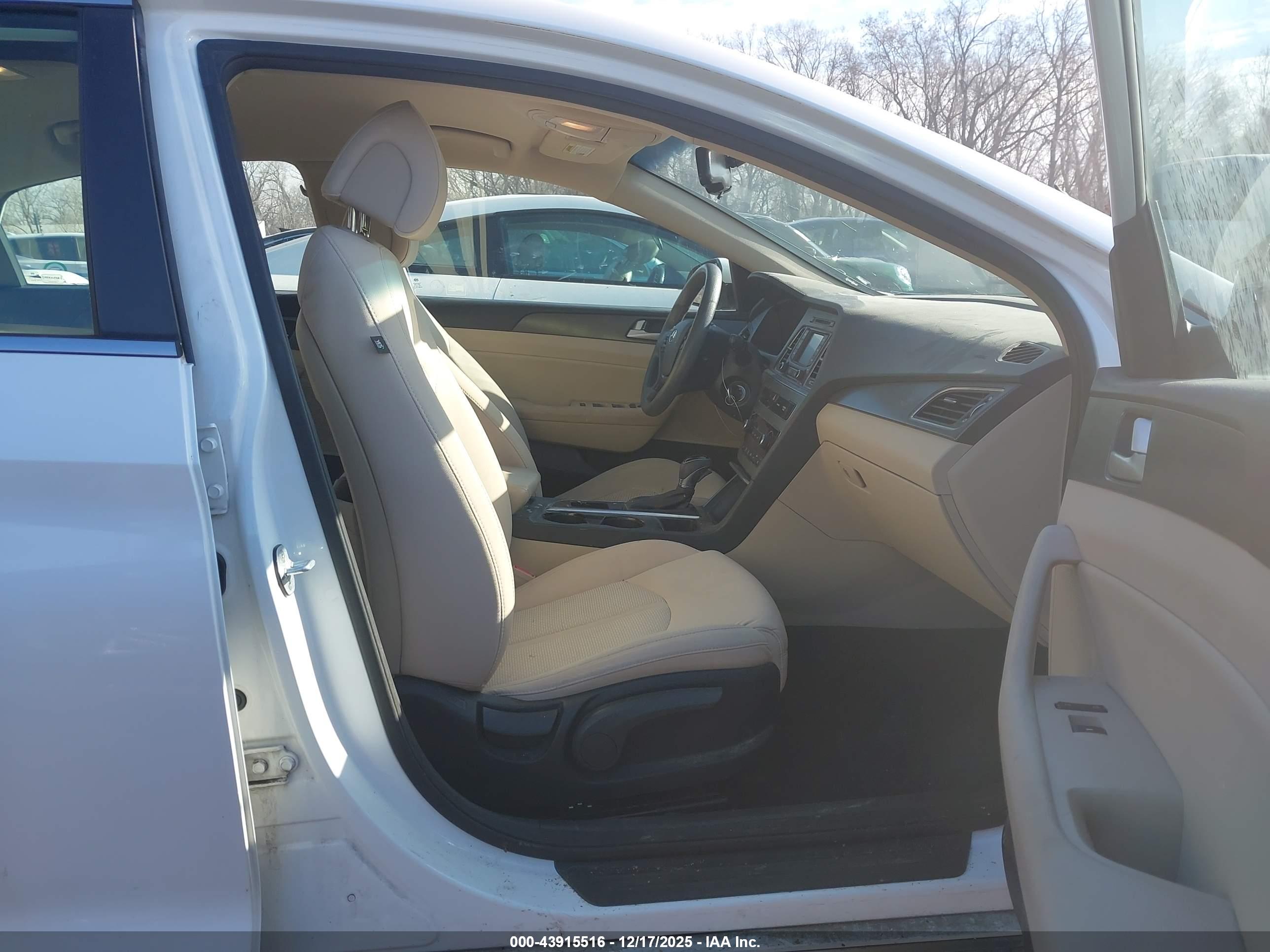 HYUNDAI SONATA image 5