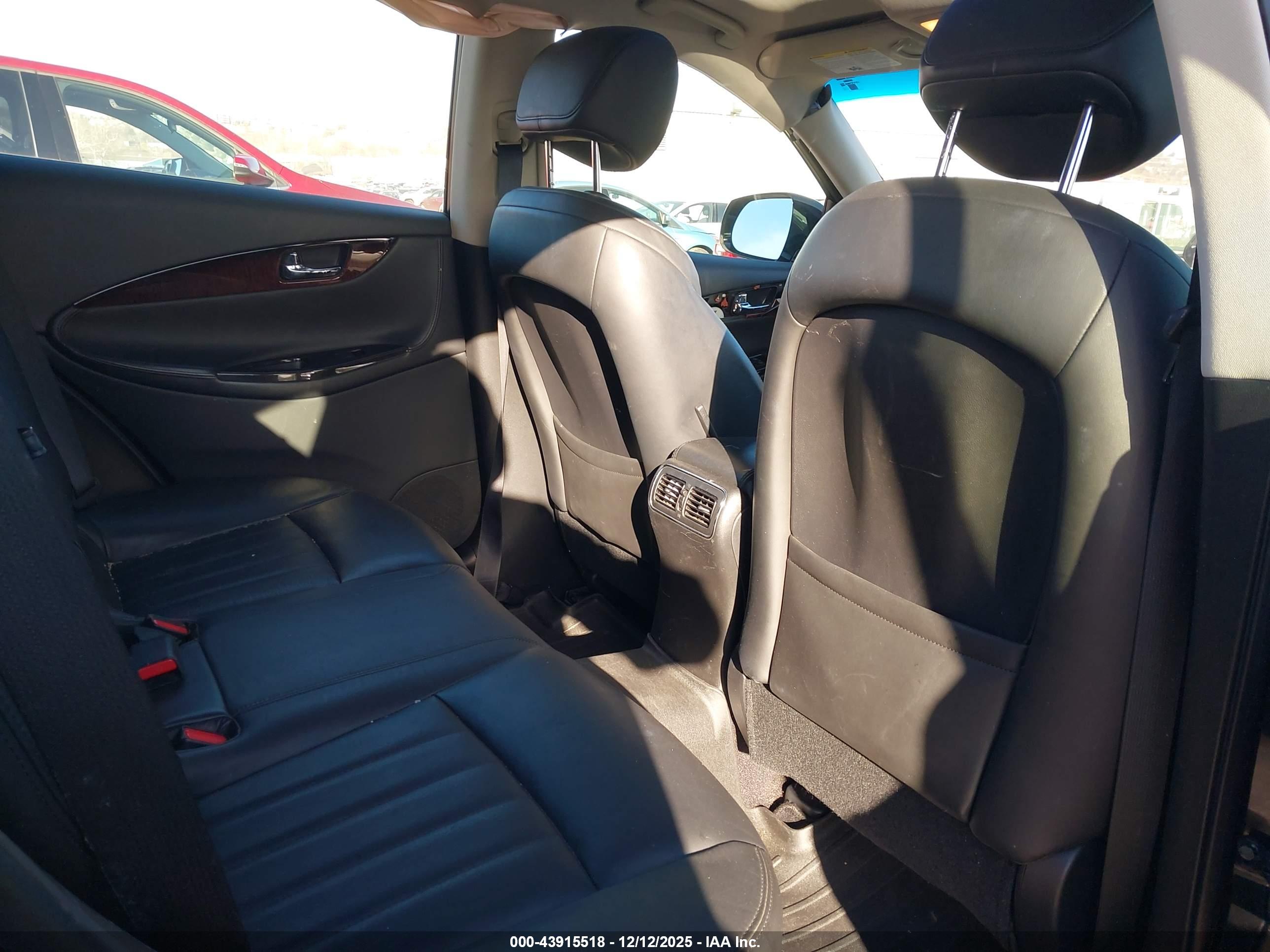 INFINITI QX50 image 8