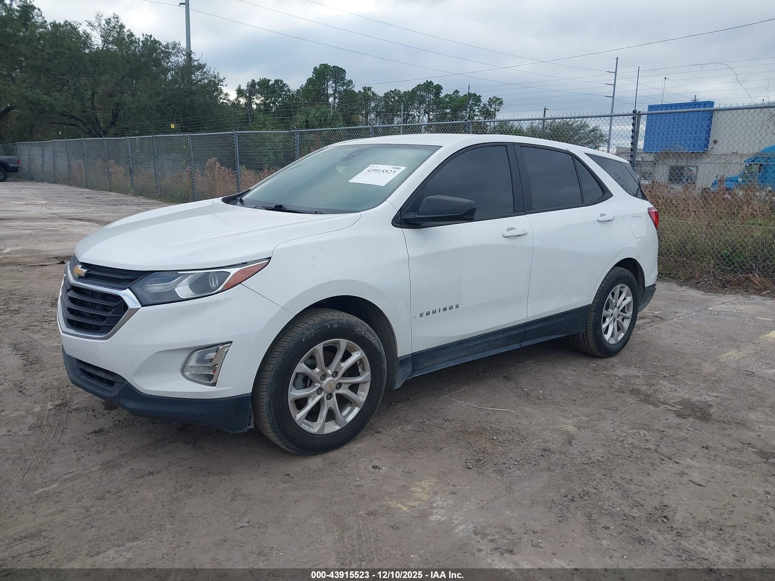 CHEVROLET EQUINOX image 2