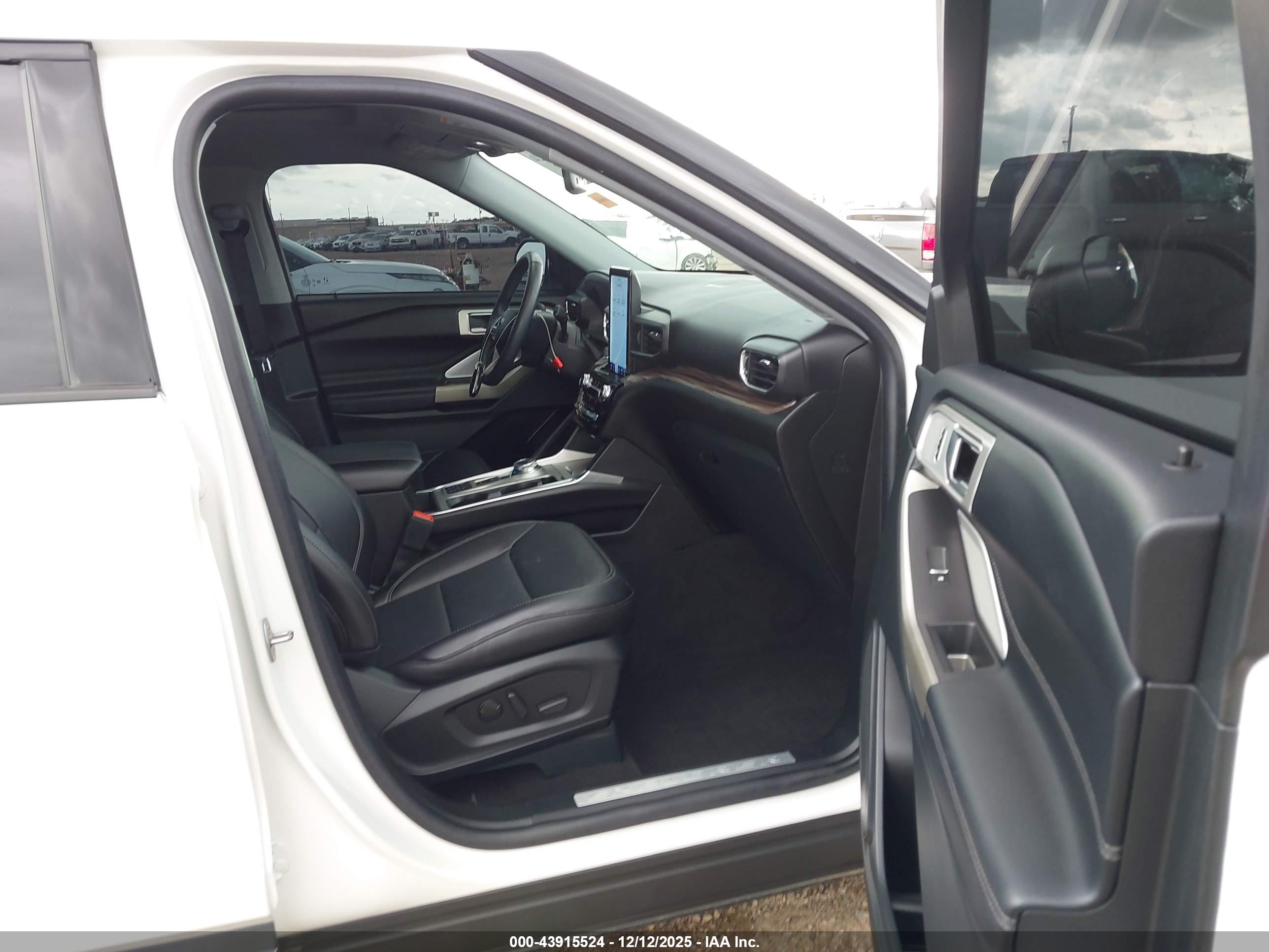 FORD EXPLORER image 5