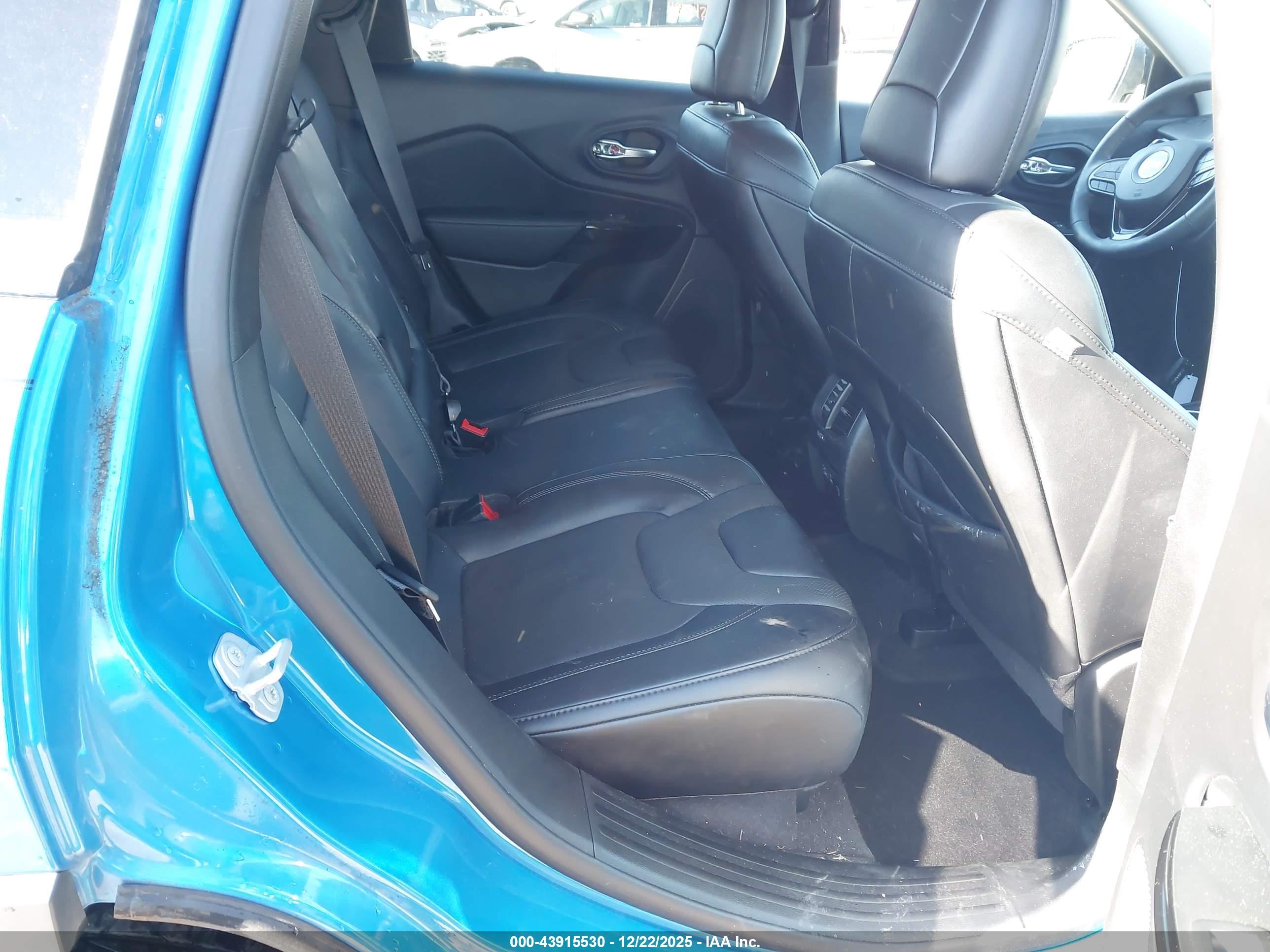 JEEP CHEROKEE image 8