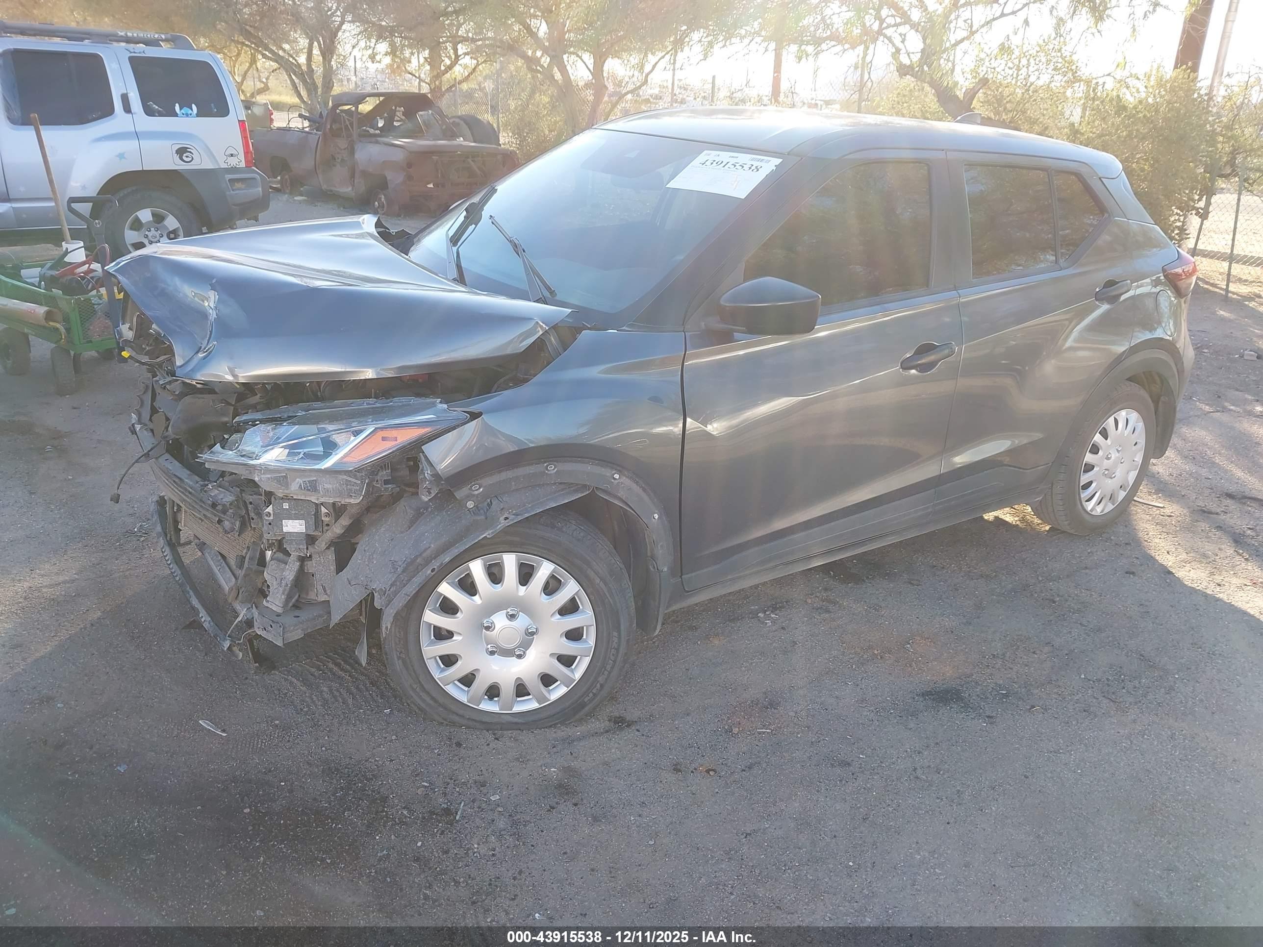 NISSAN KICKS image 2