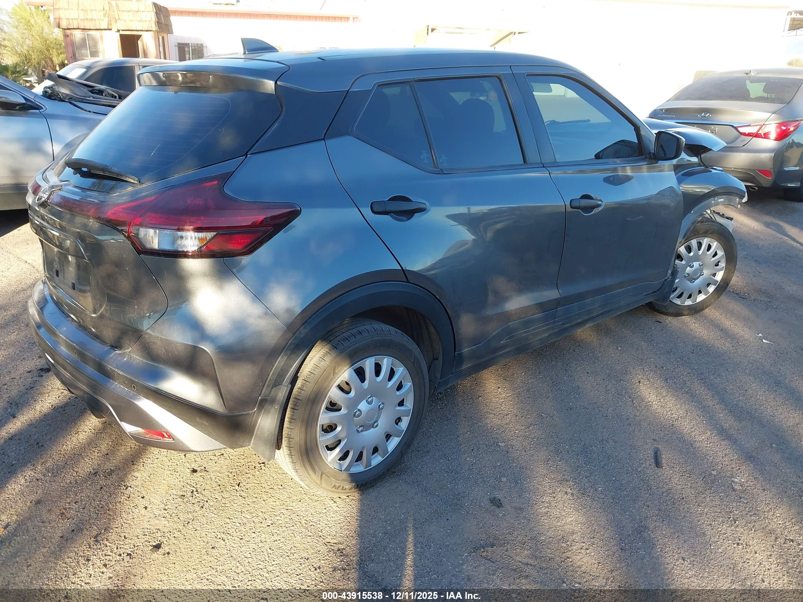 NISSAN KICKS image 4