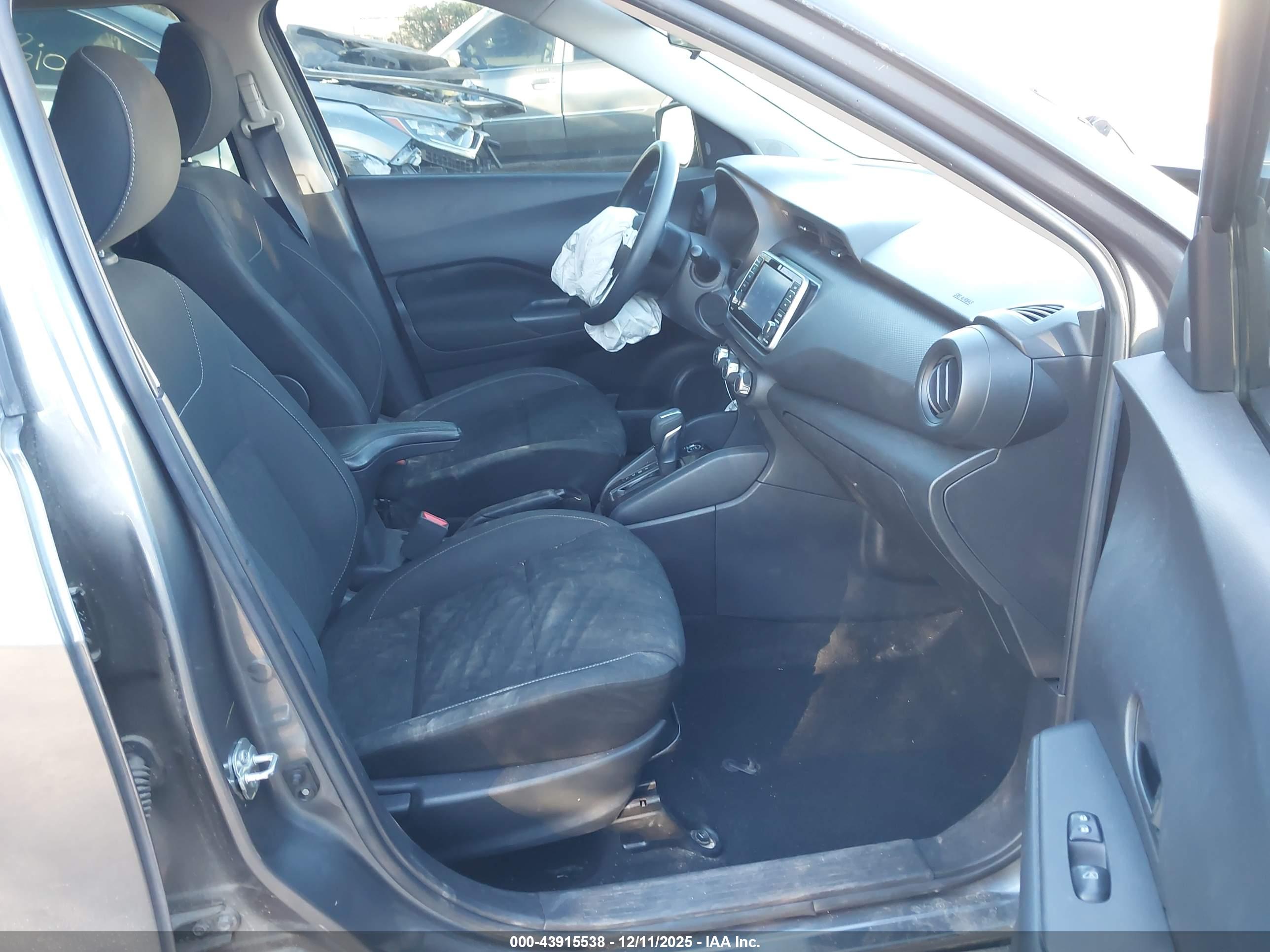 NISSAN KICKS image 5