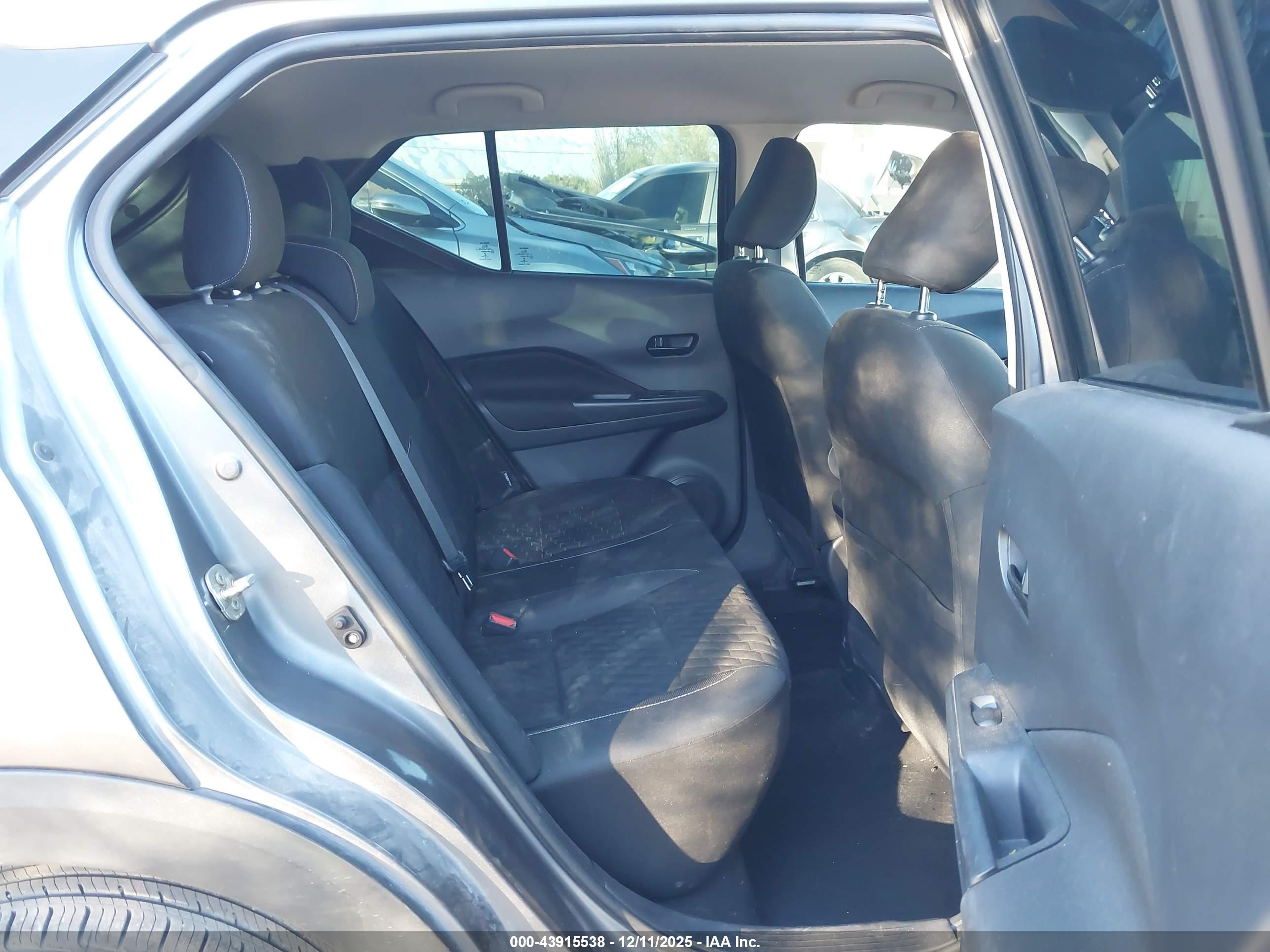 NISSAN KICKS image 8