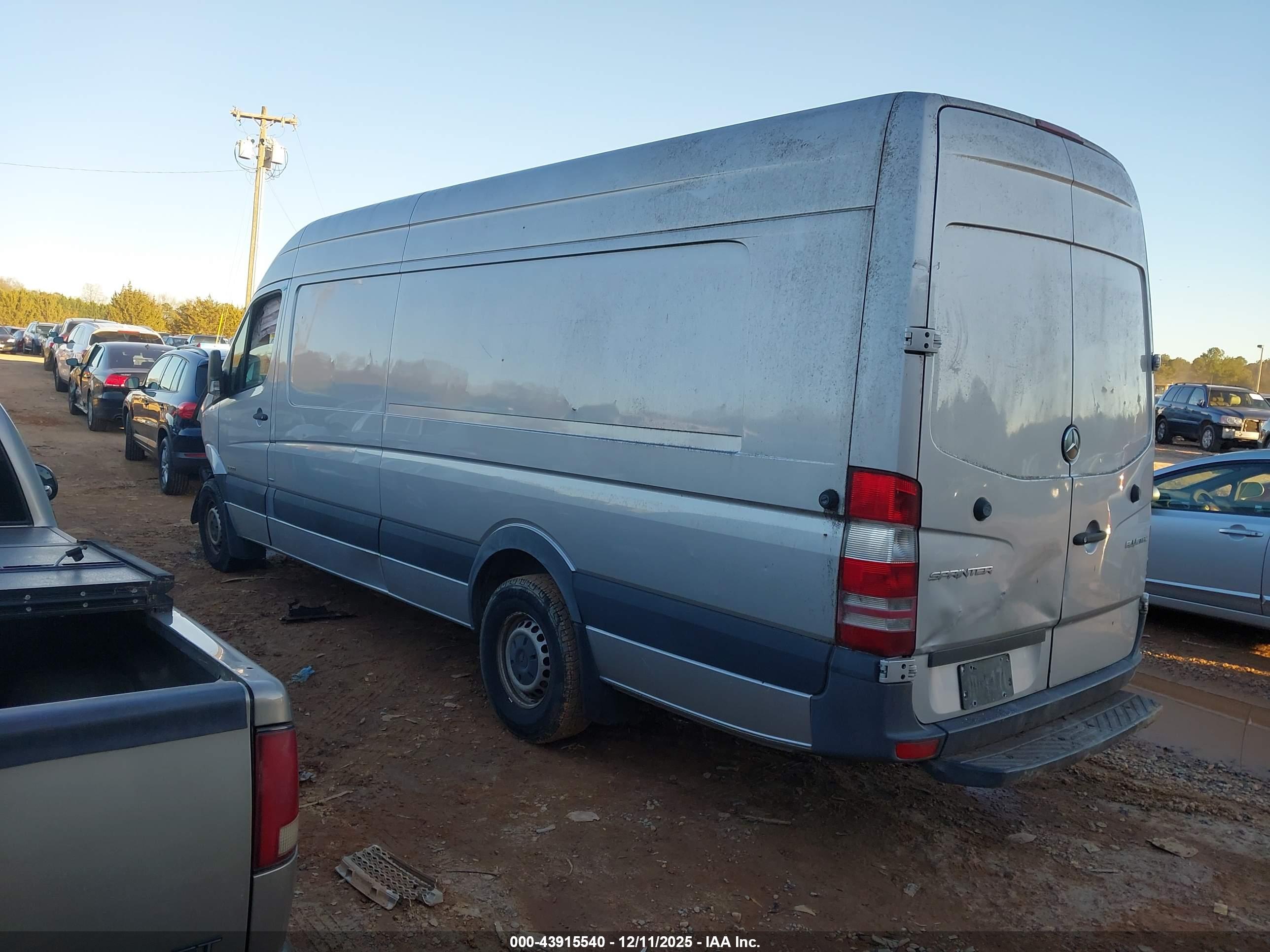 MERCEDES-BENZ SPRINTER image 3