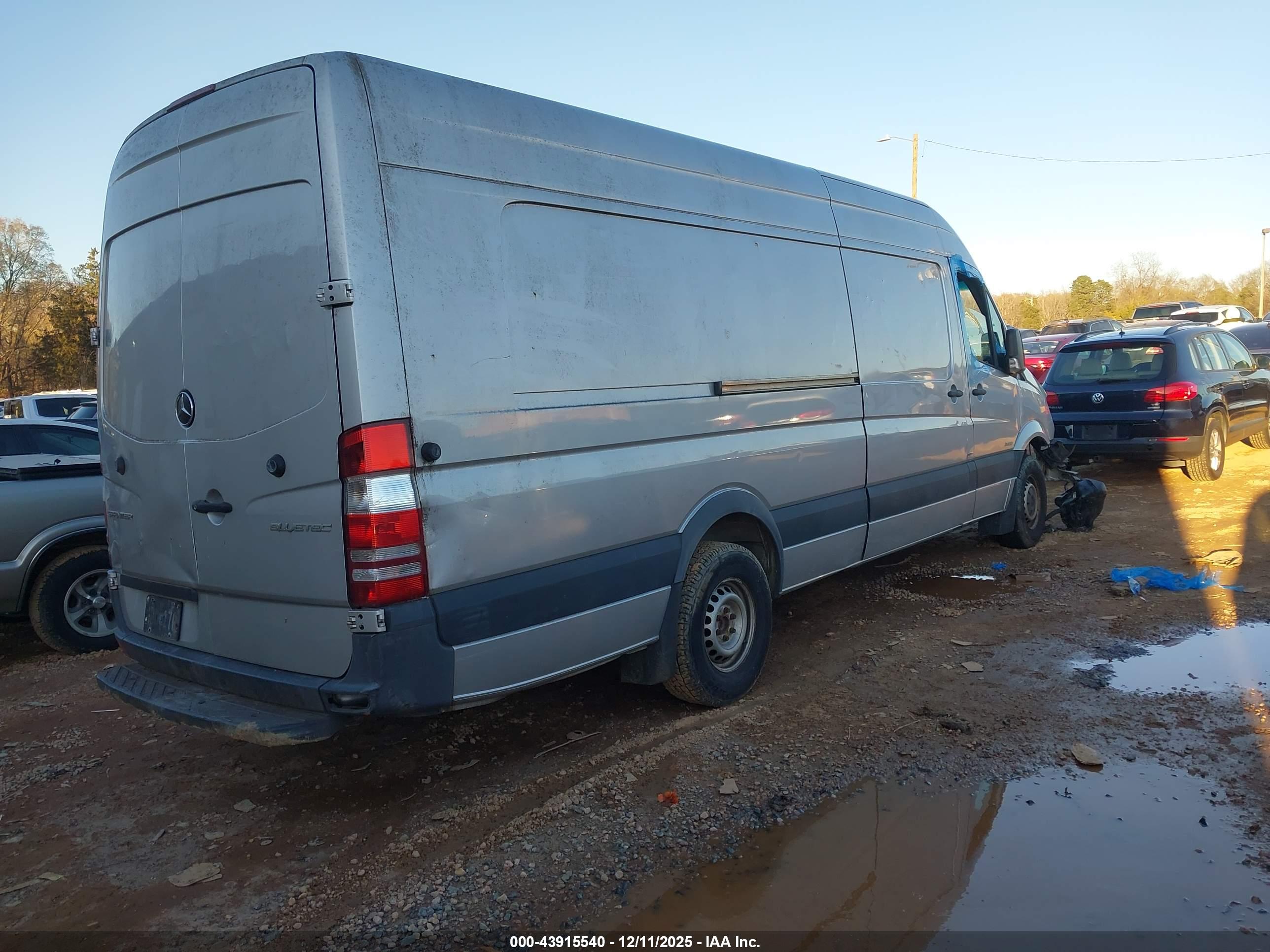 MERCEDES-BENZ SPRINTER image 4