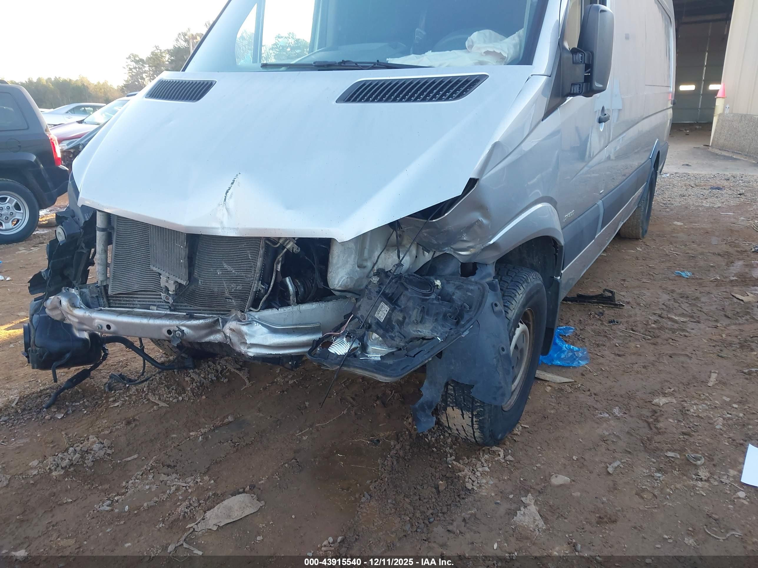 MERCEDES-BENZ SPRINTER image 6