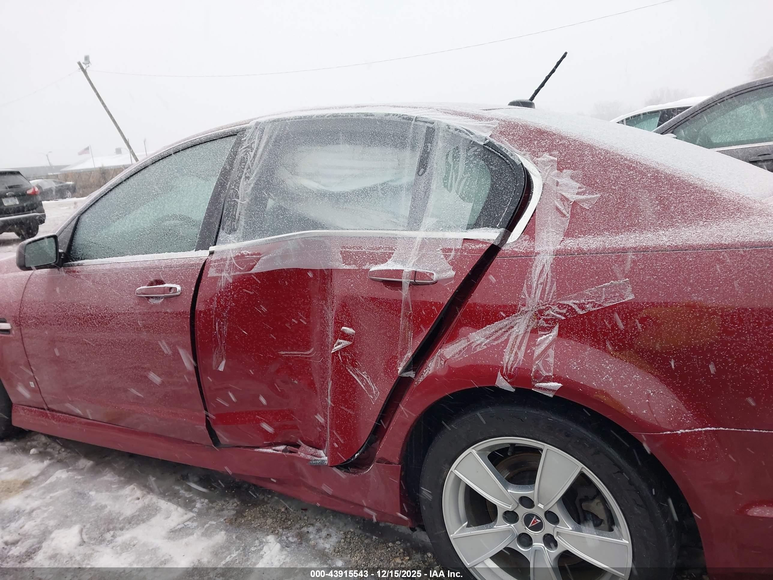 PONTIAC G8 image 6