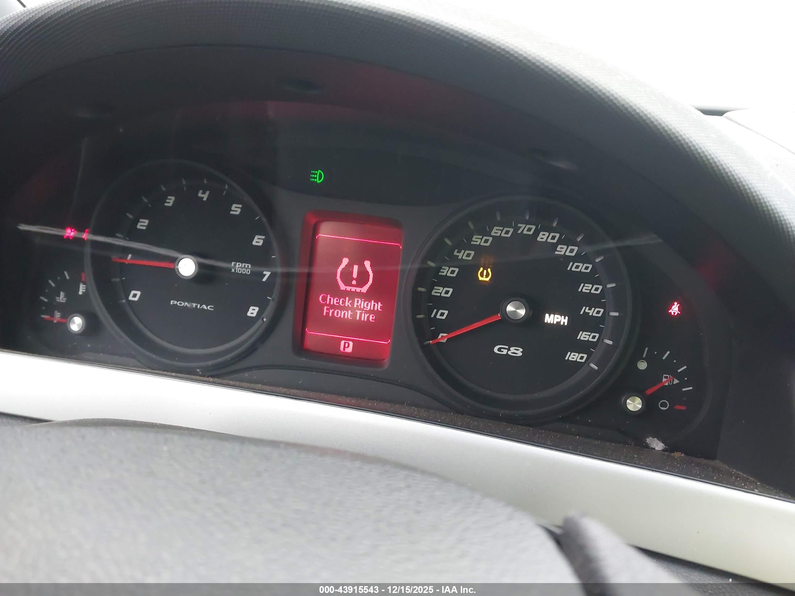 PONTIAC G8 image 7