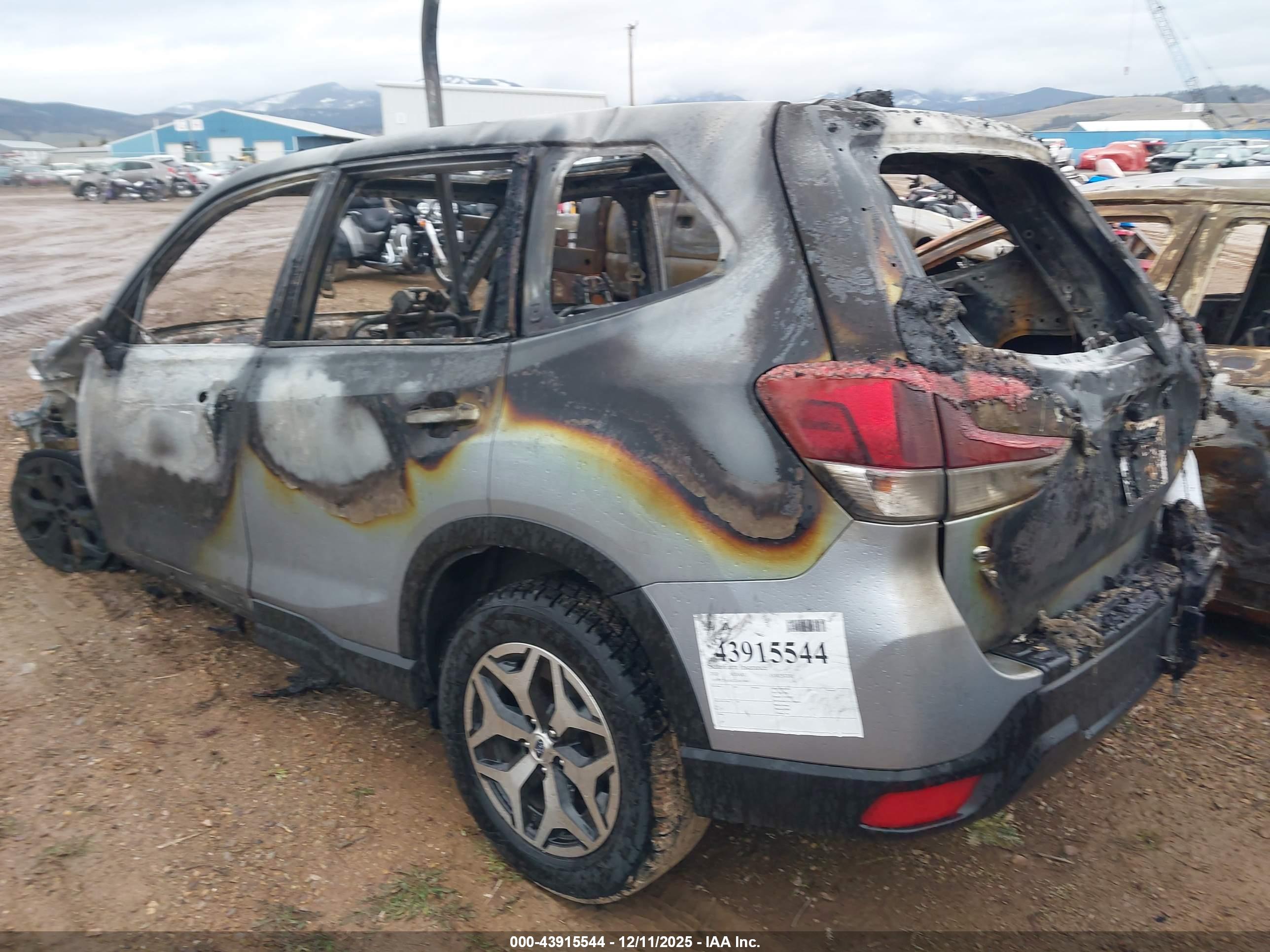 SUBARU FORESTER image 3