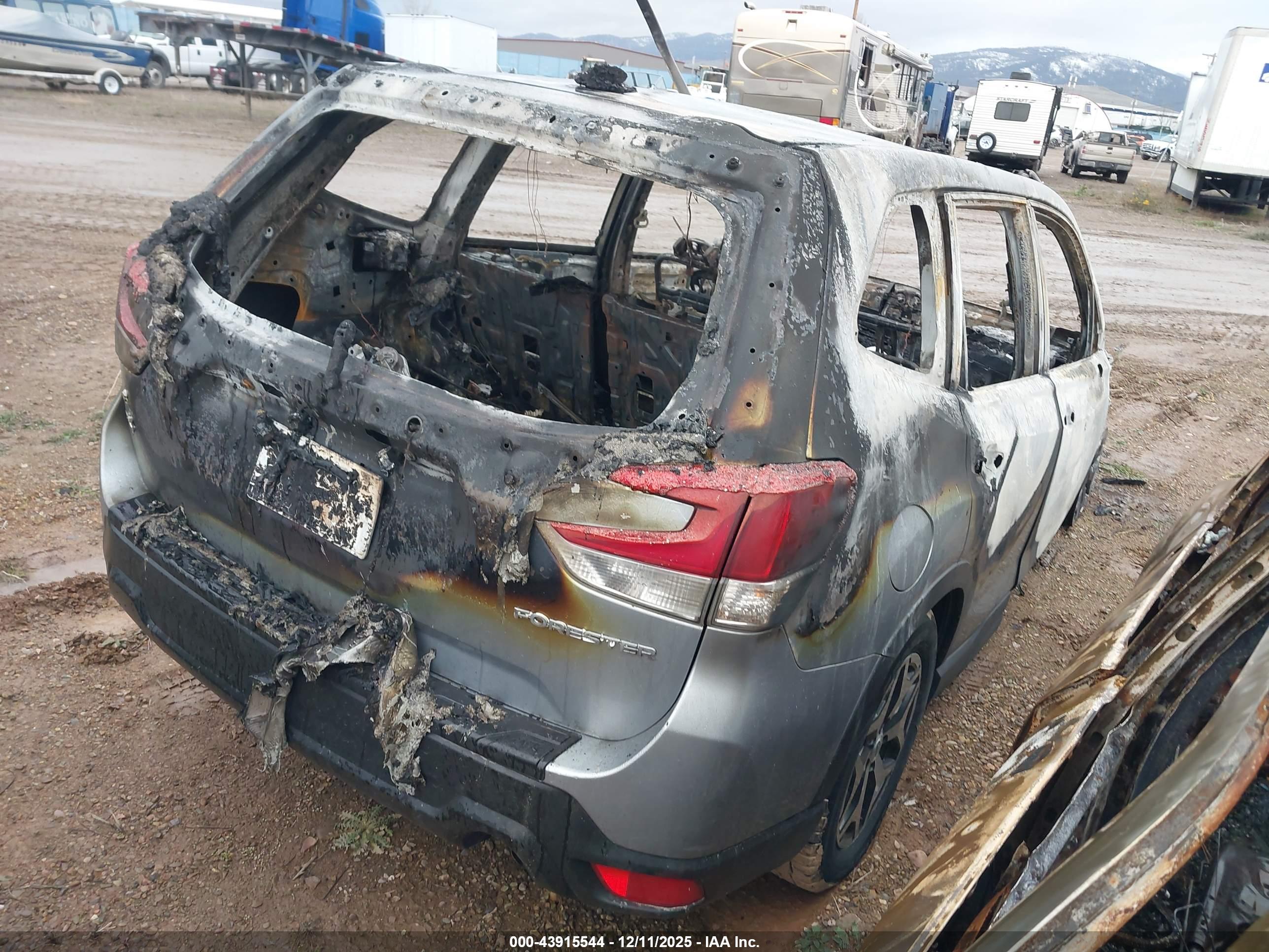 SUBARU FORESTER image 4