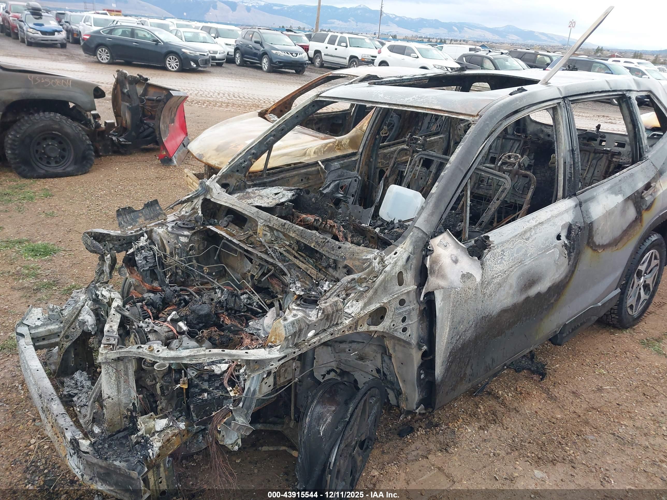 SUBARU FORESTER image 6