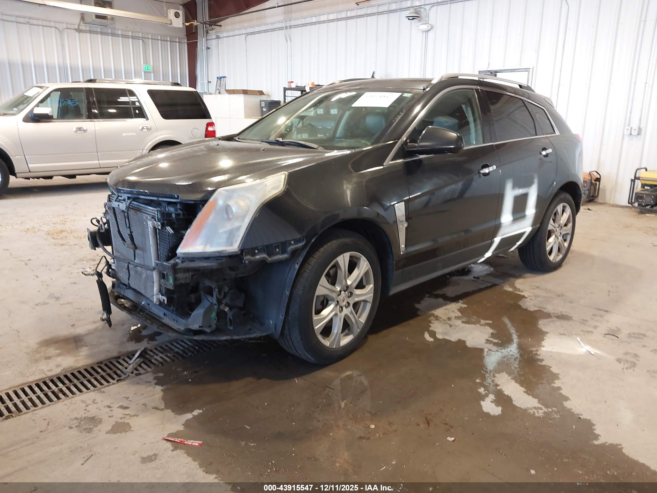 CADILLAC SRX image 2