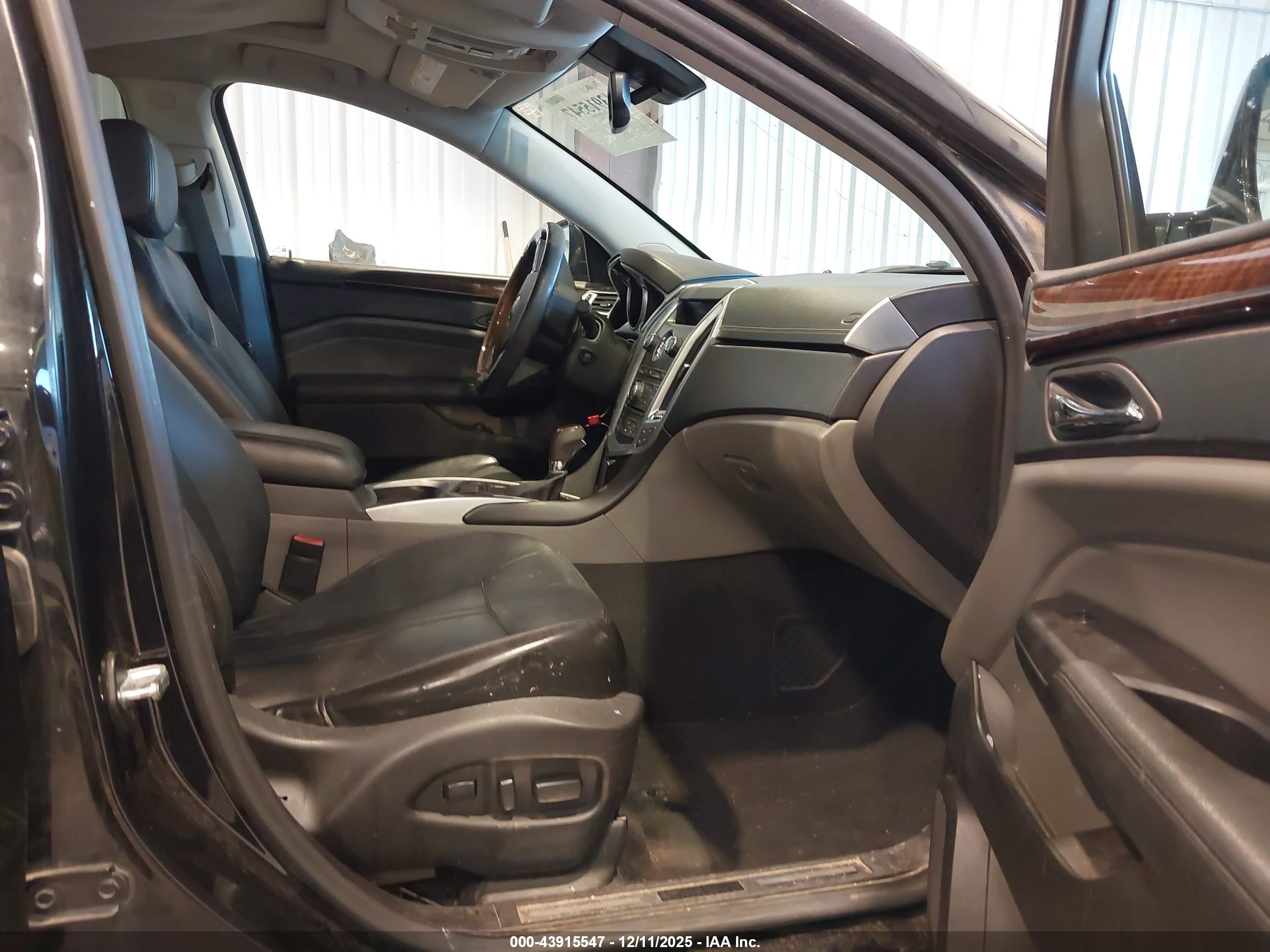 CADILLAC SRX image 5