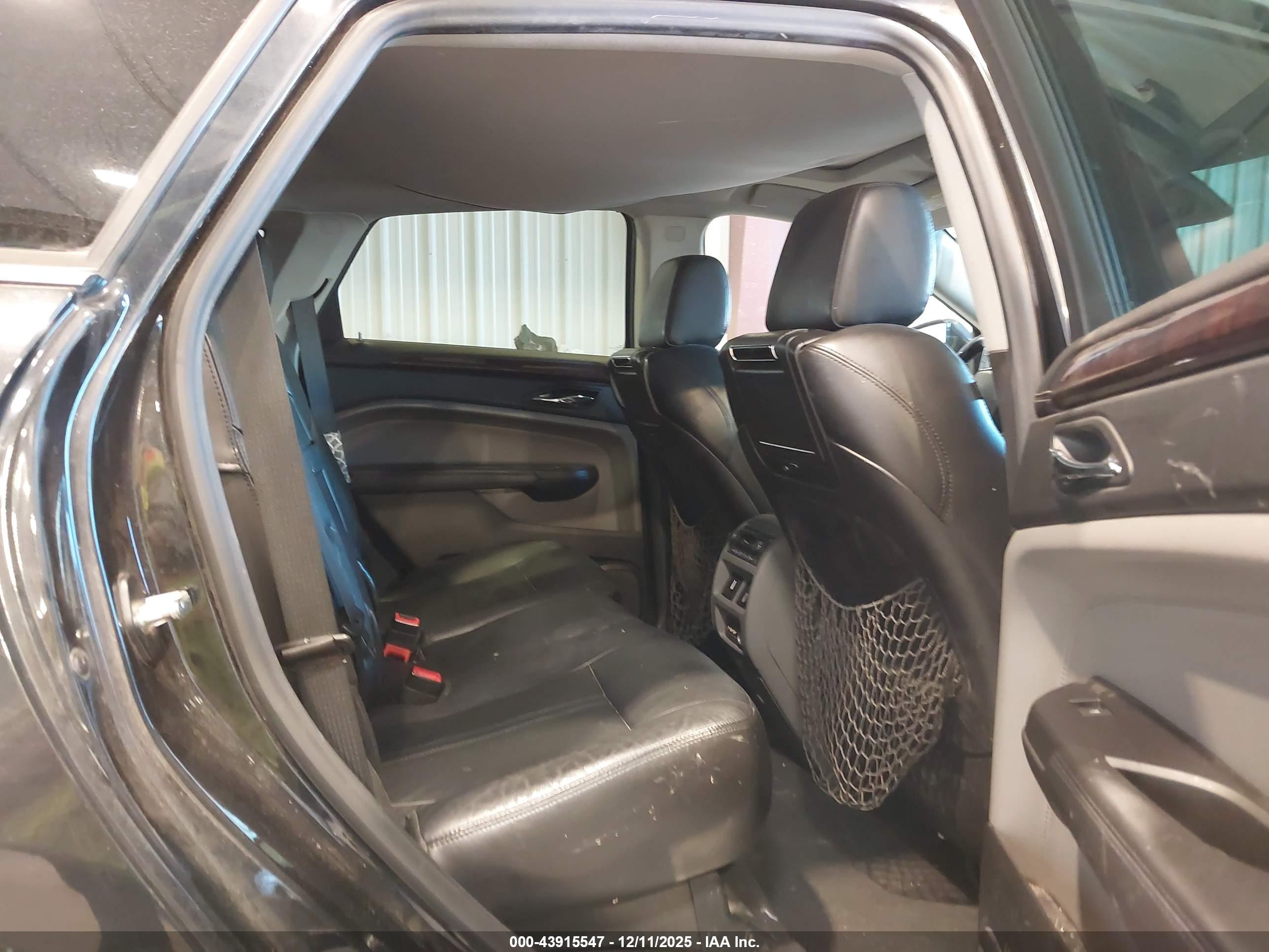 CADILLAC SRX image 8