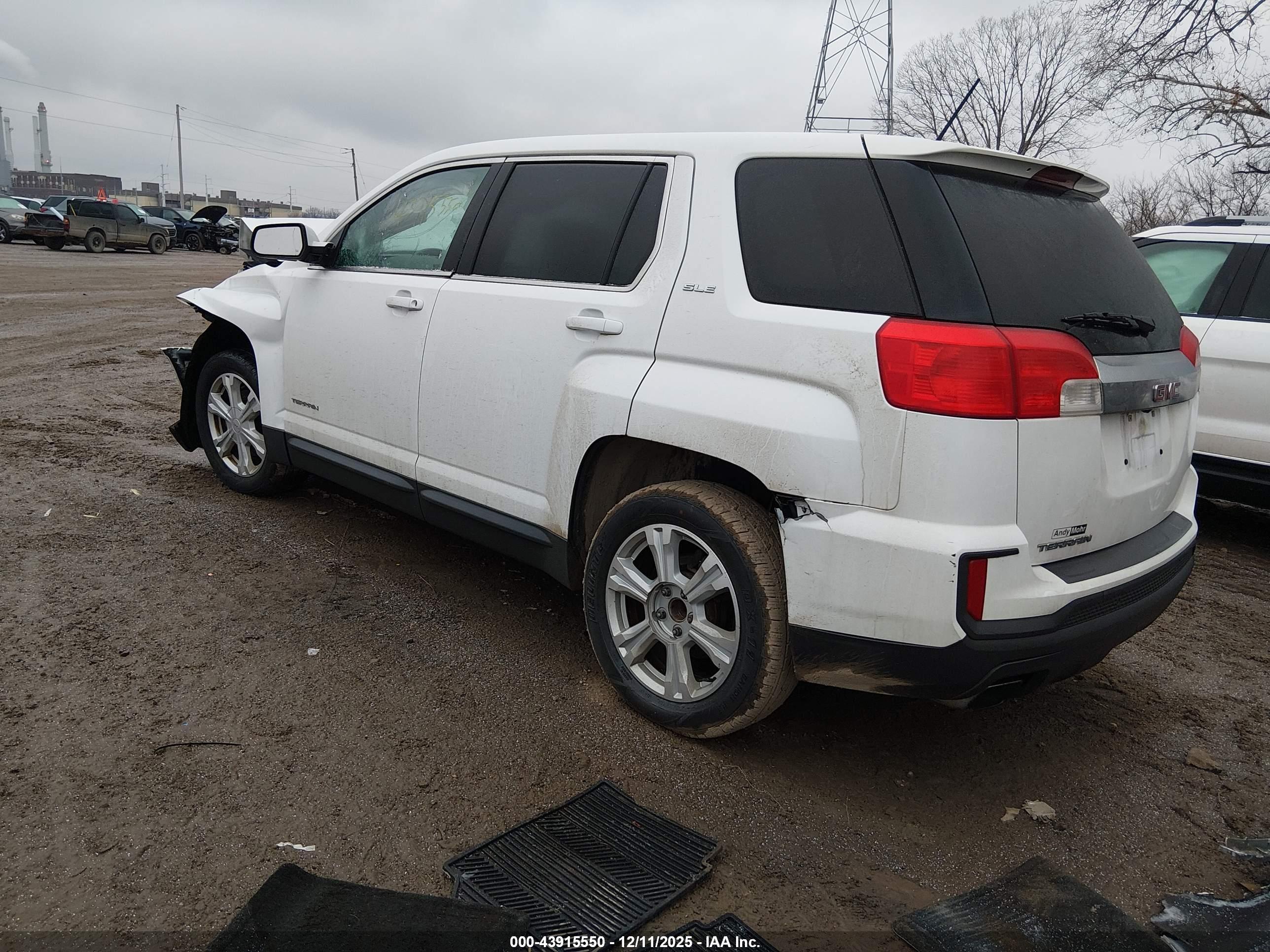 GMC TERRAIN image 3