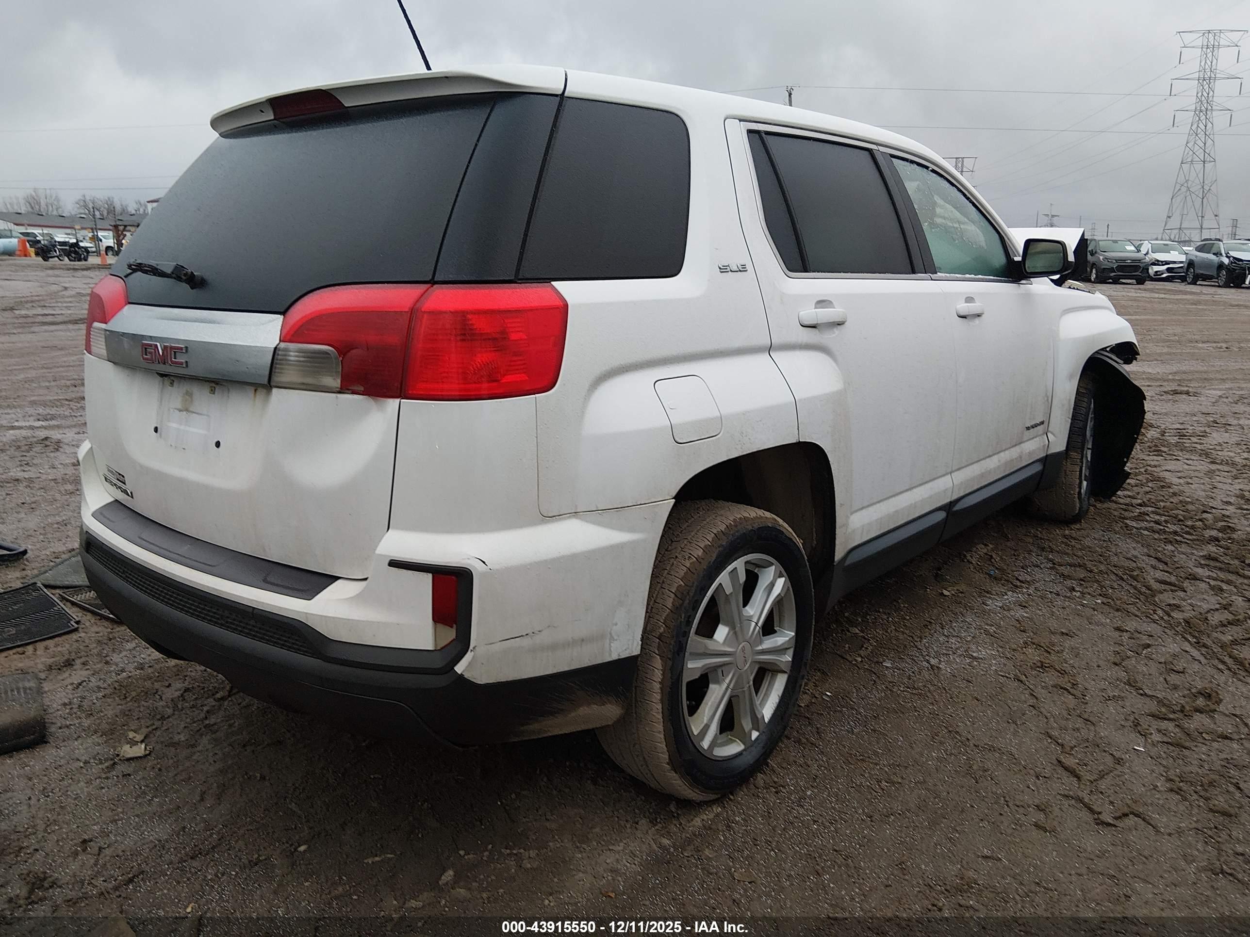 GMC TERRAIN image 4