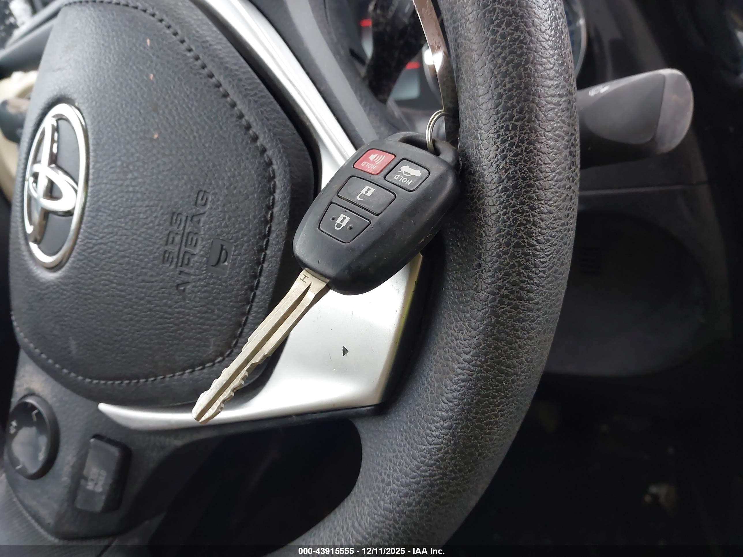 TOYOTA COROLLA image 11