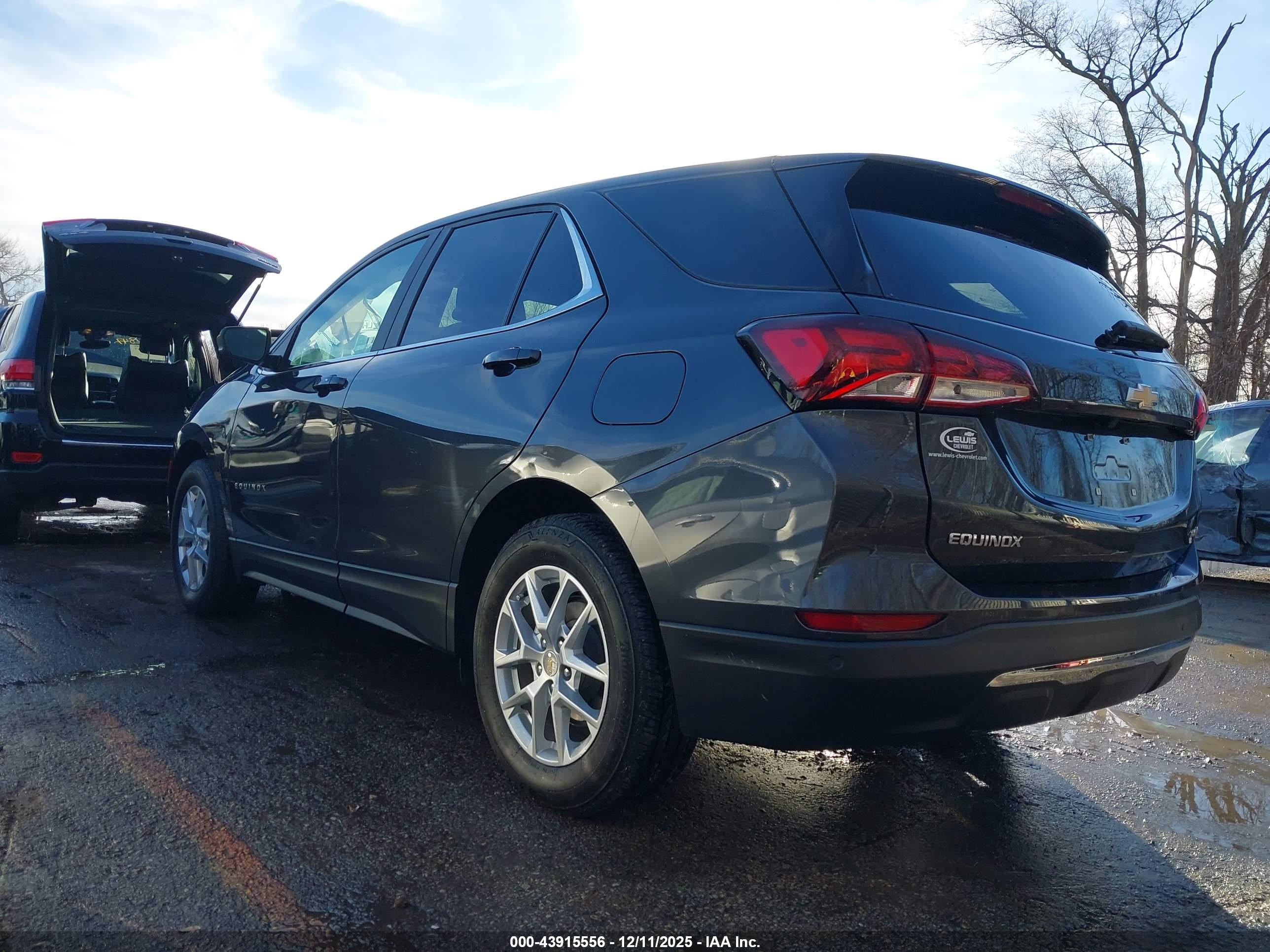 CHEVROLET EQUINOX image 3