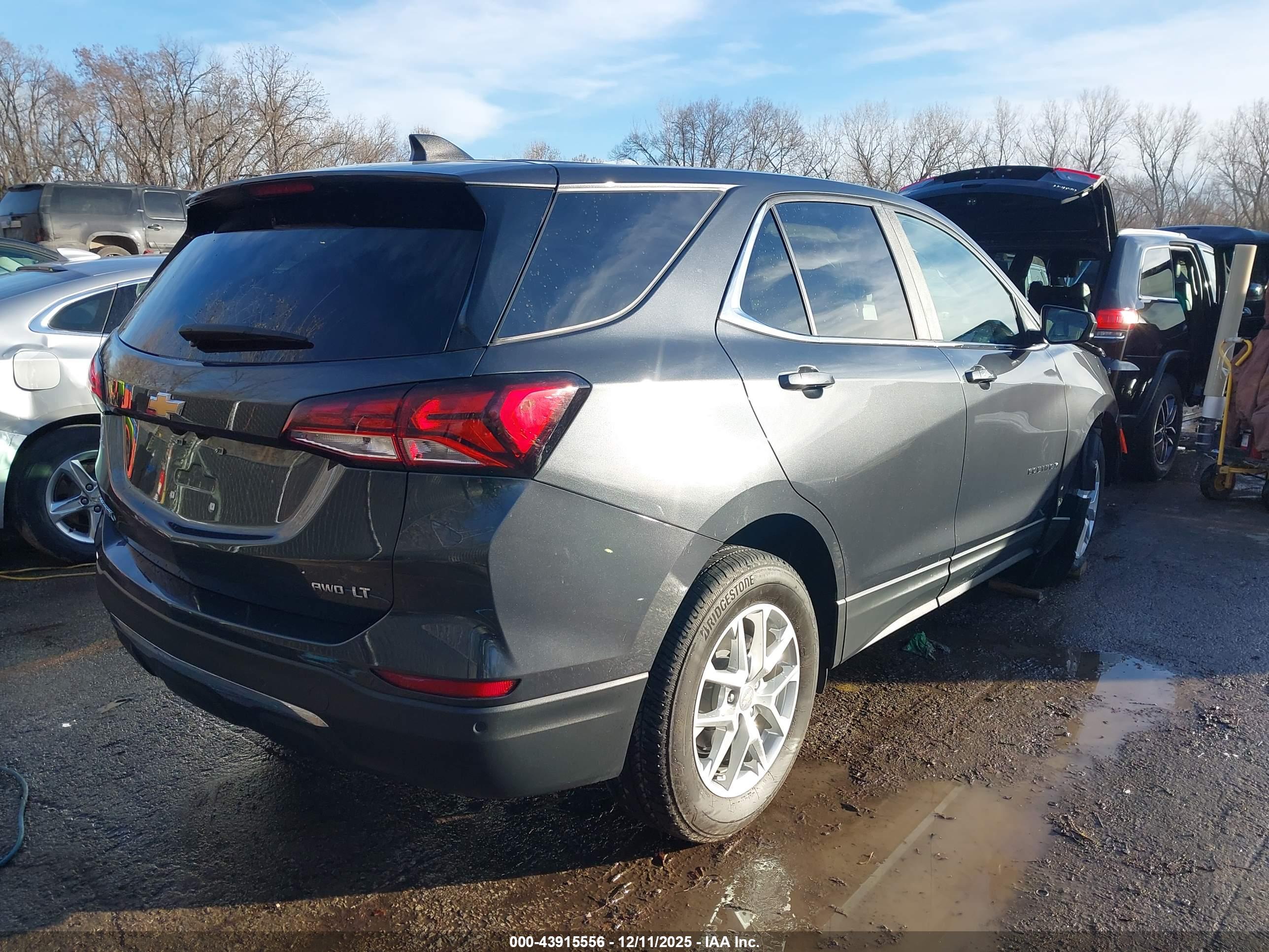 CHEVROLET EQUINOX image 4