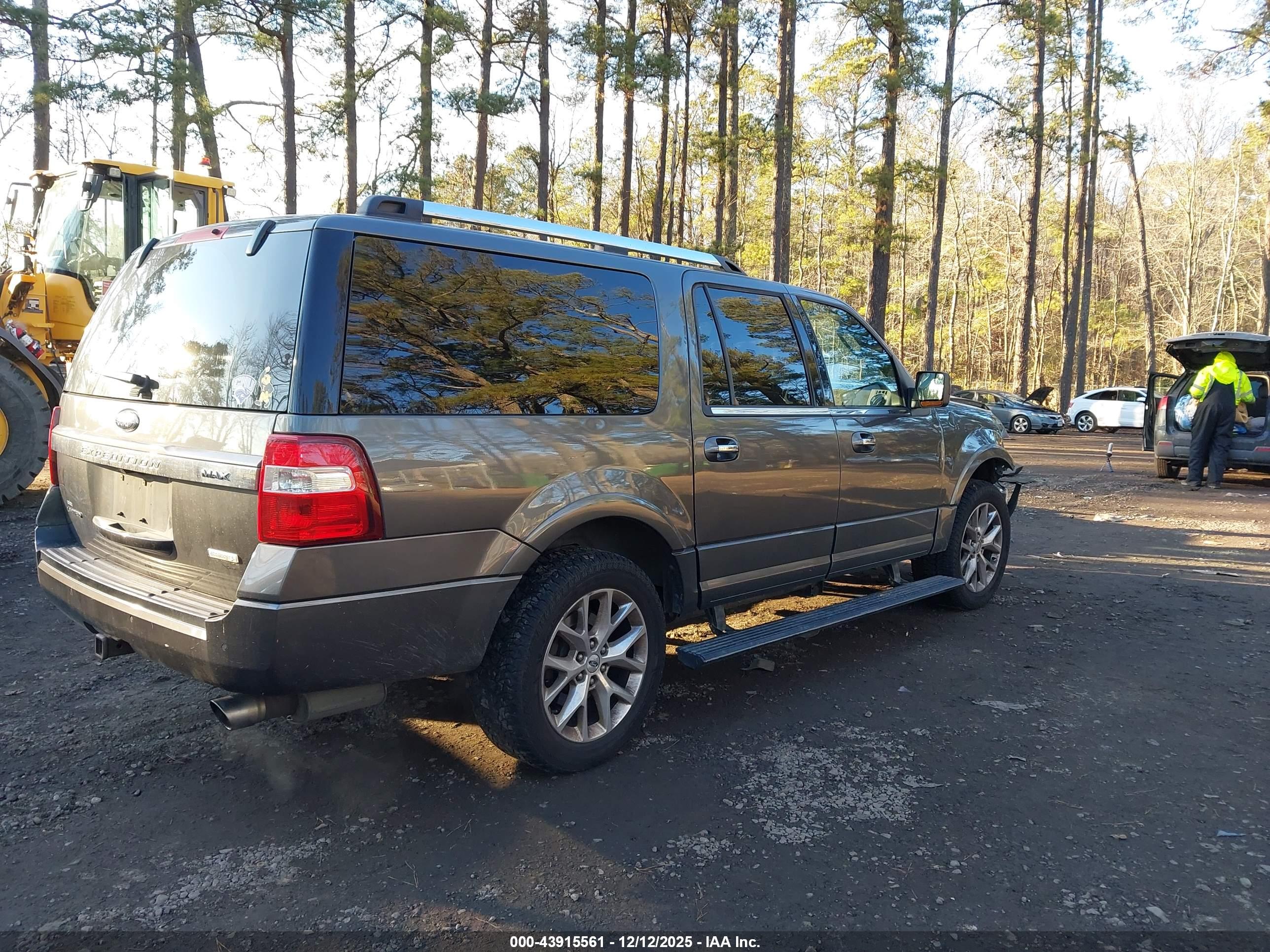 FORD EXPEDITION image 4