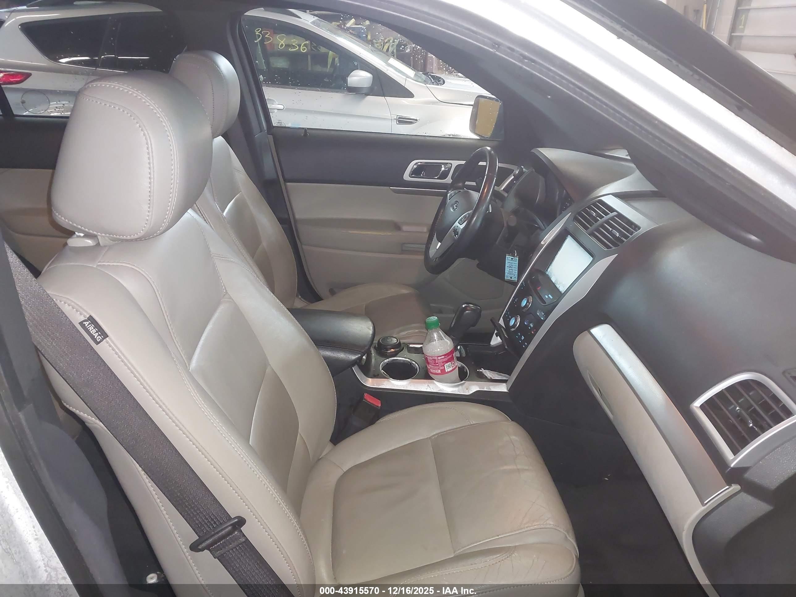 FORD EXPLORER image 5