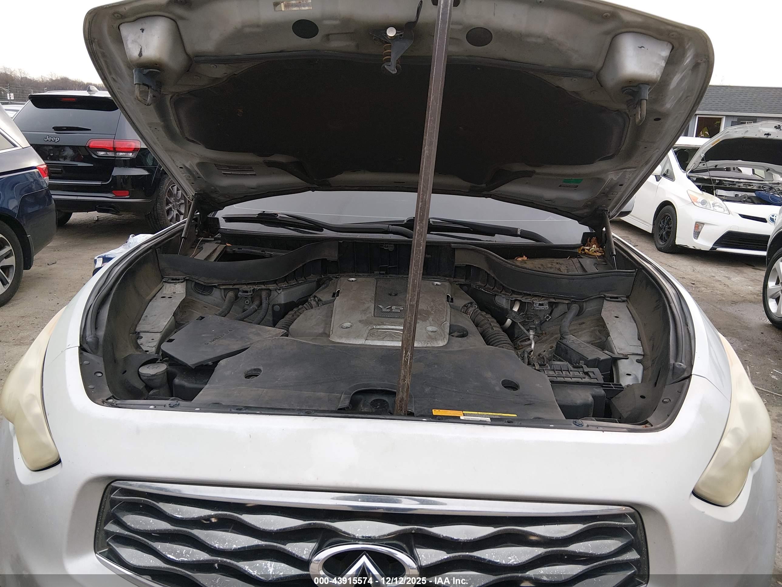 INFINITI FX35 image 10