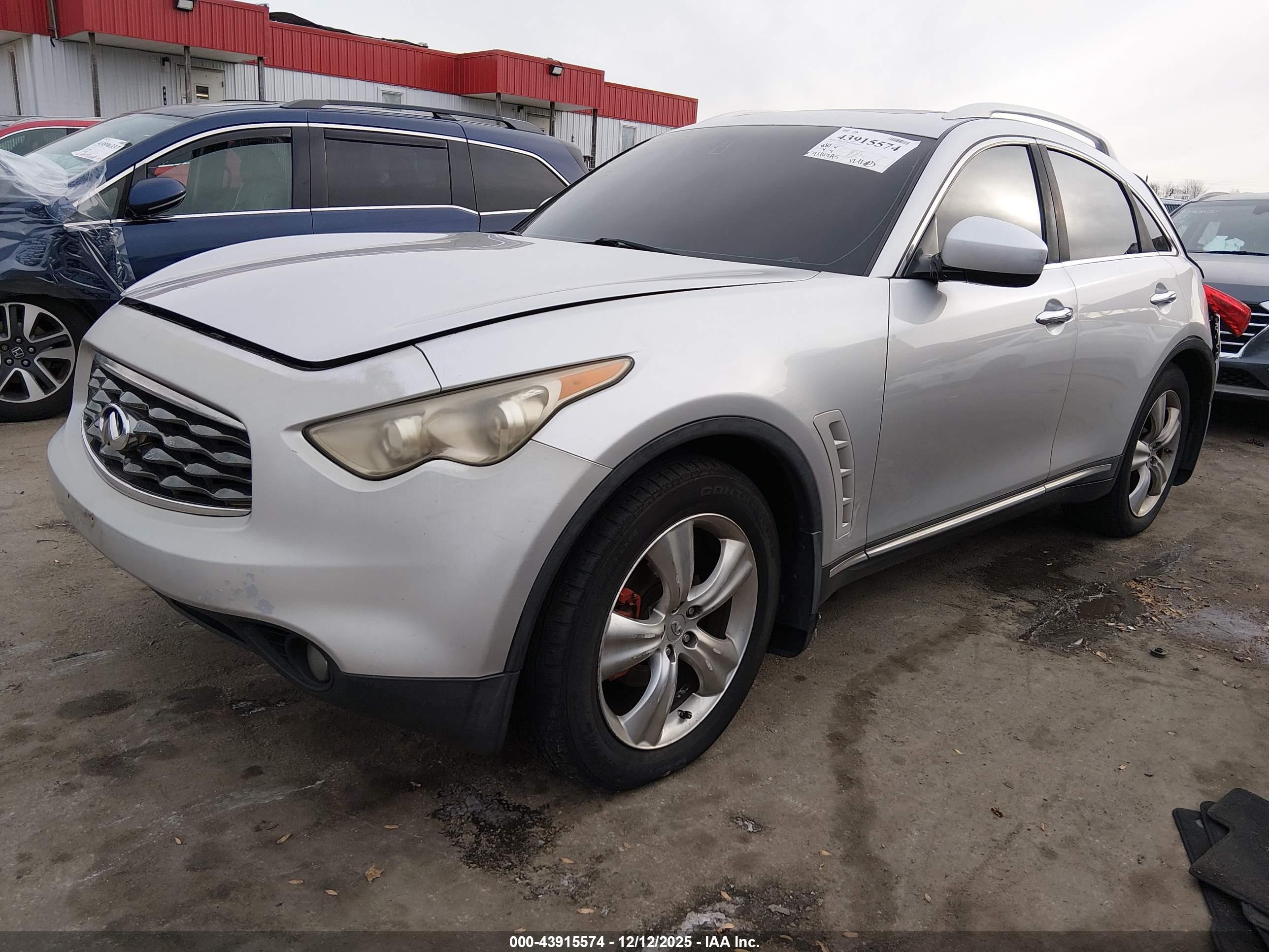 INFINITI FX35 image 2
