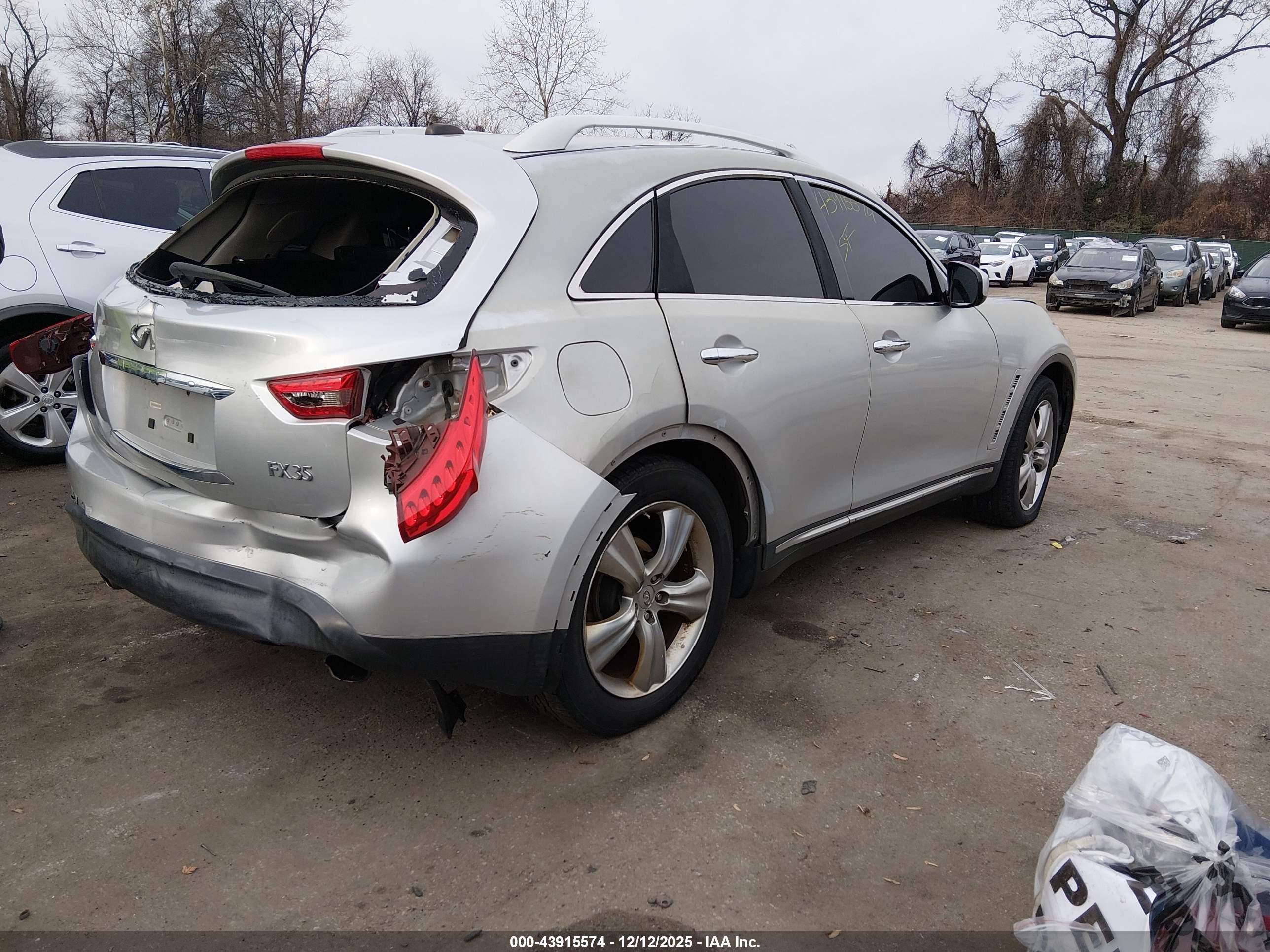 INFINITI FX35 image 4