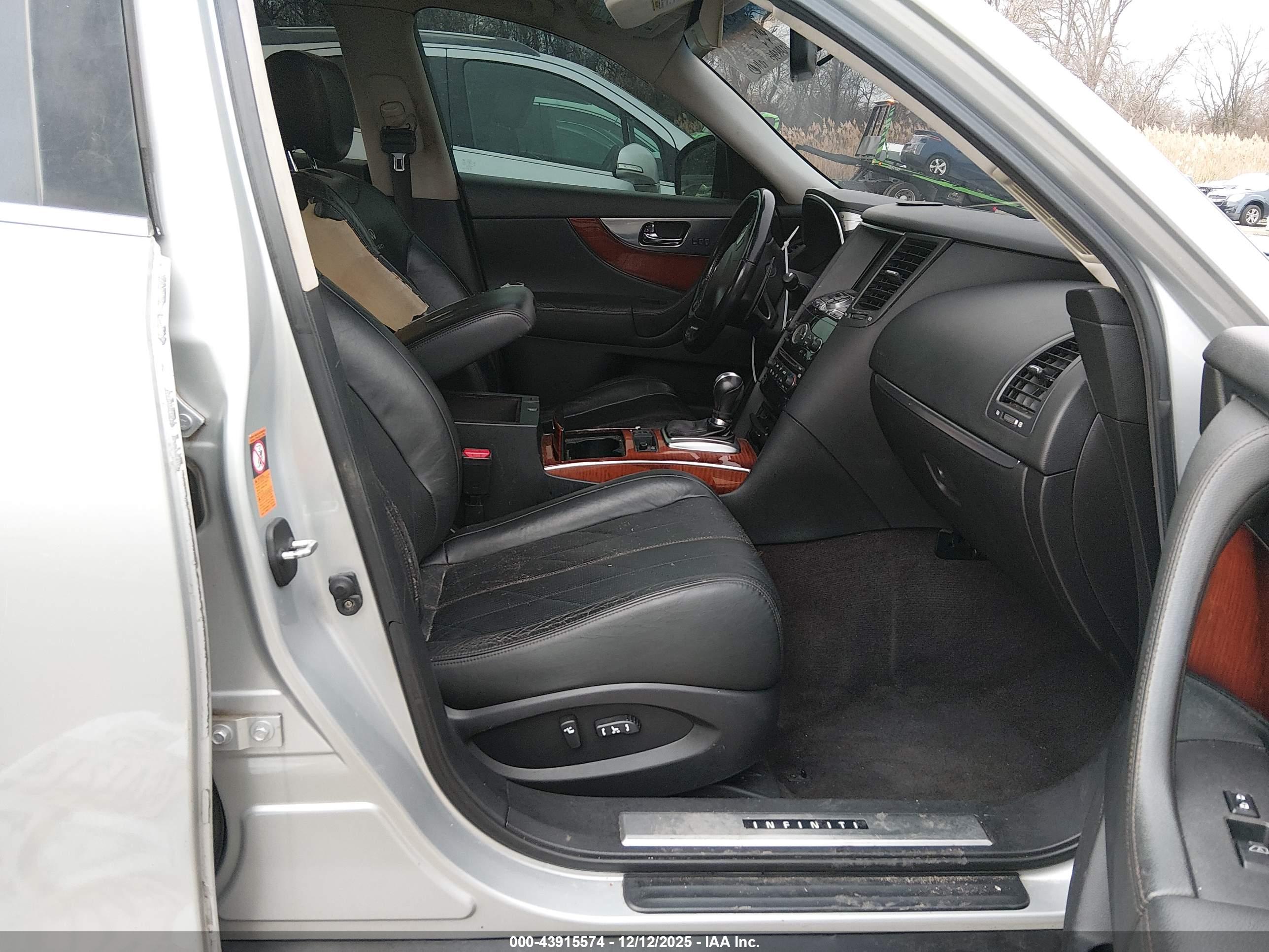 INFINITI FX35 image 5